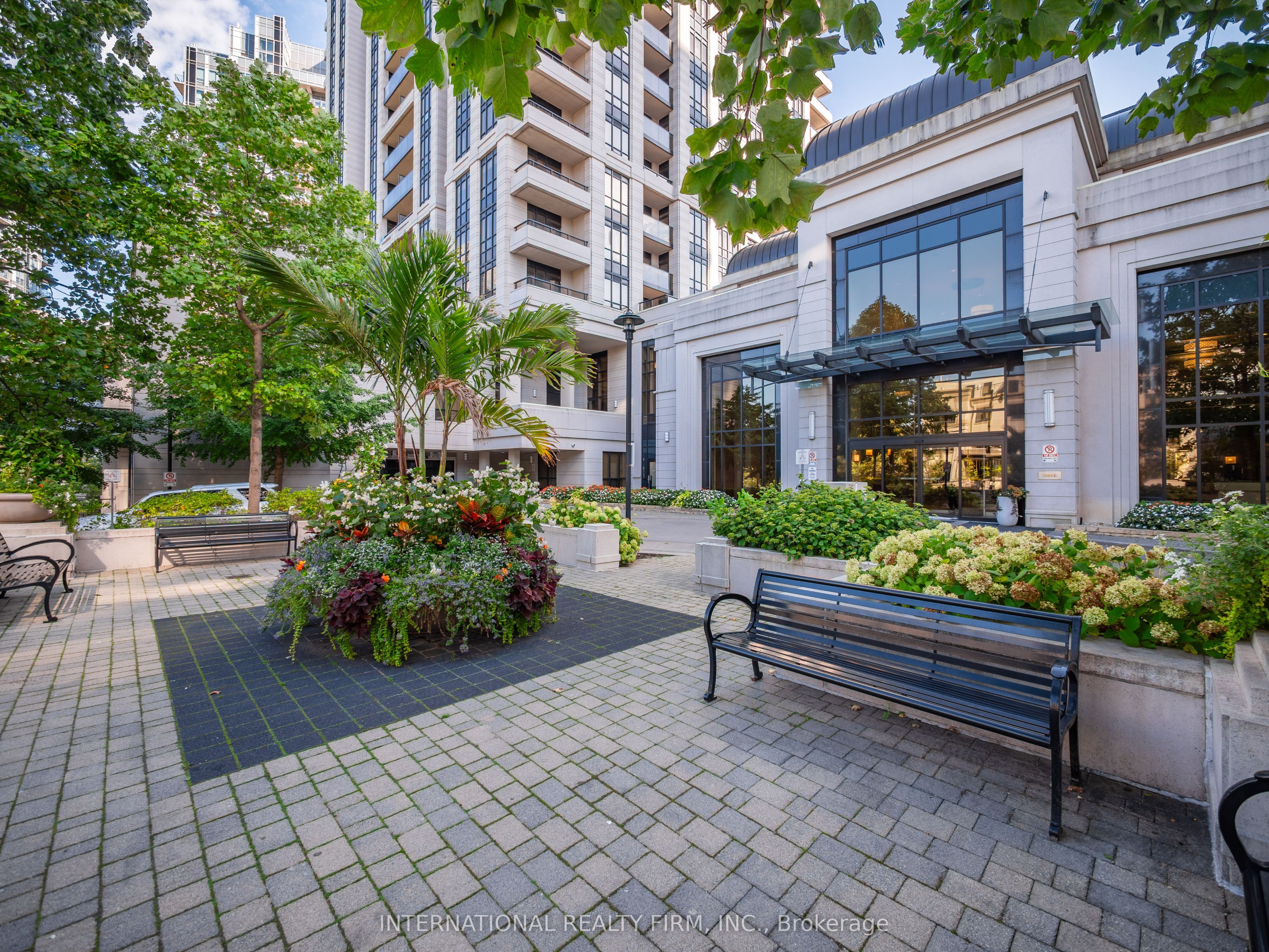 Unit 925 - 100 Harrison Garden Boulevard, North York 2