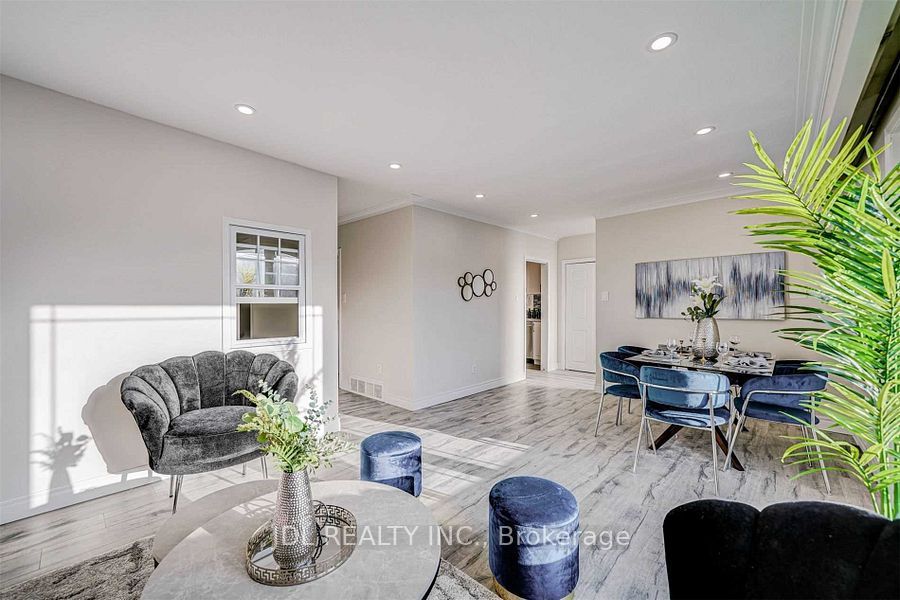 47 Greyhound Drive, North York 5