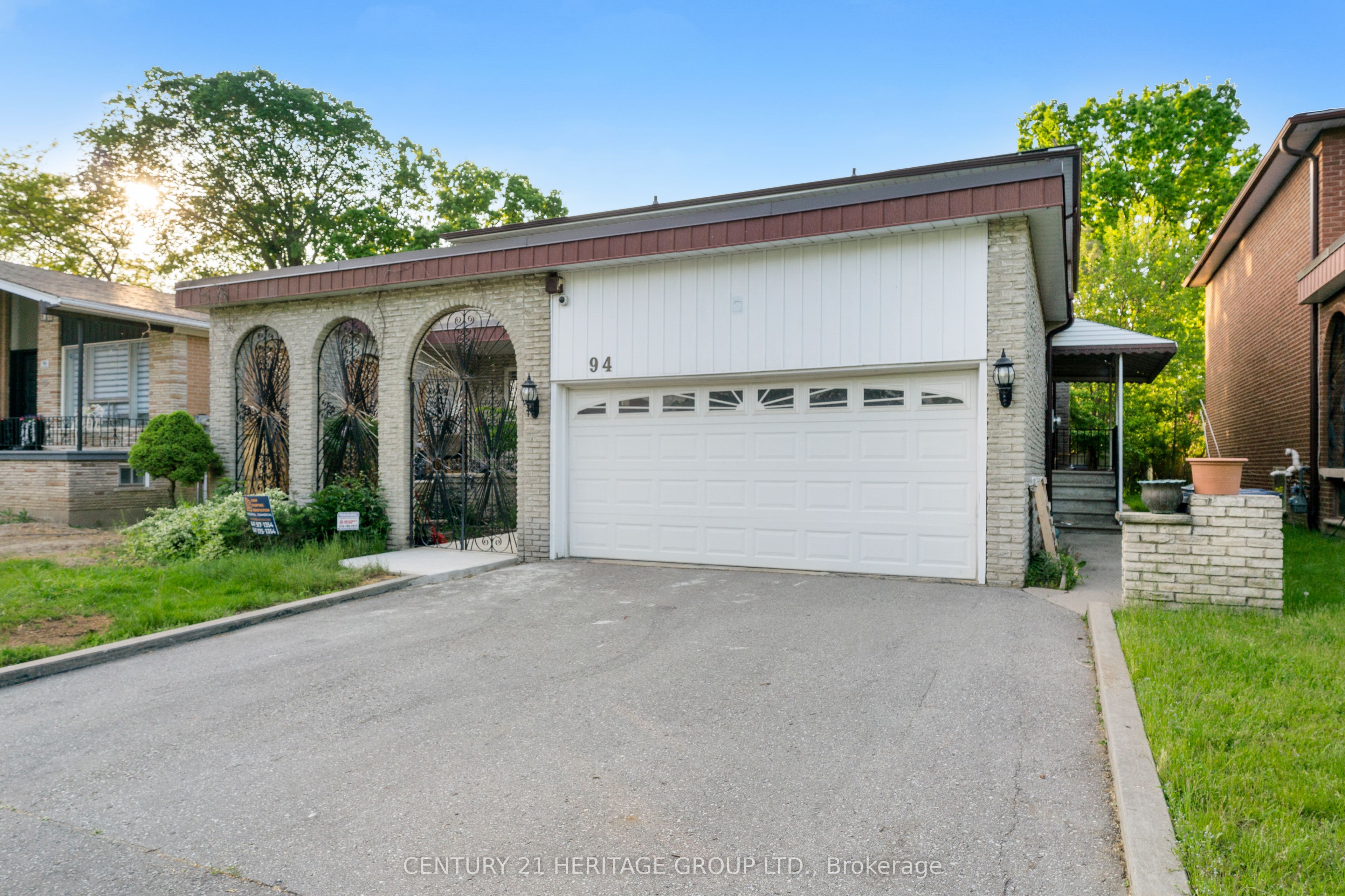 Basement - 94 Charlton Boulevard, North York, Ontario Listing History ...