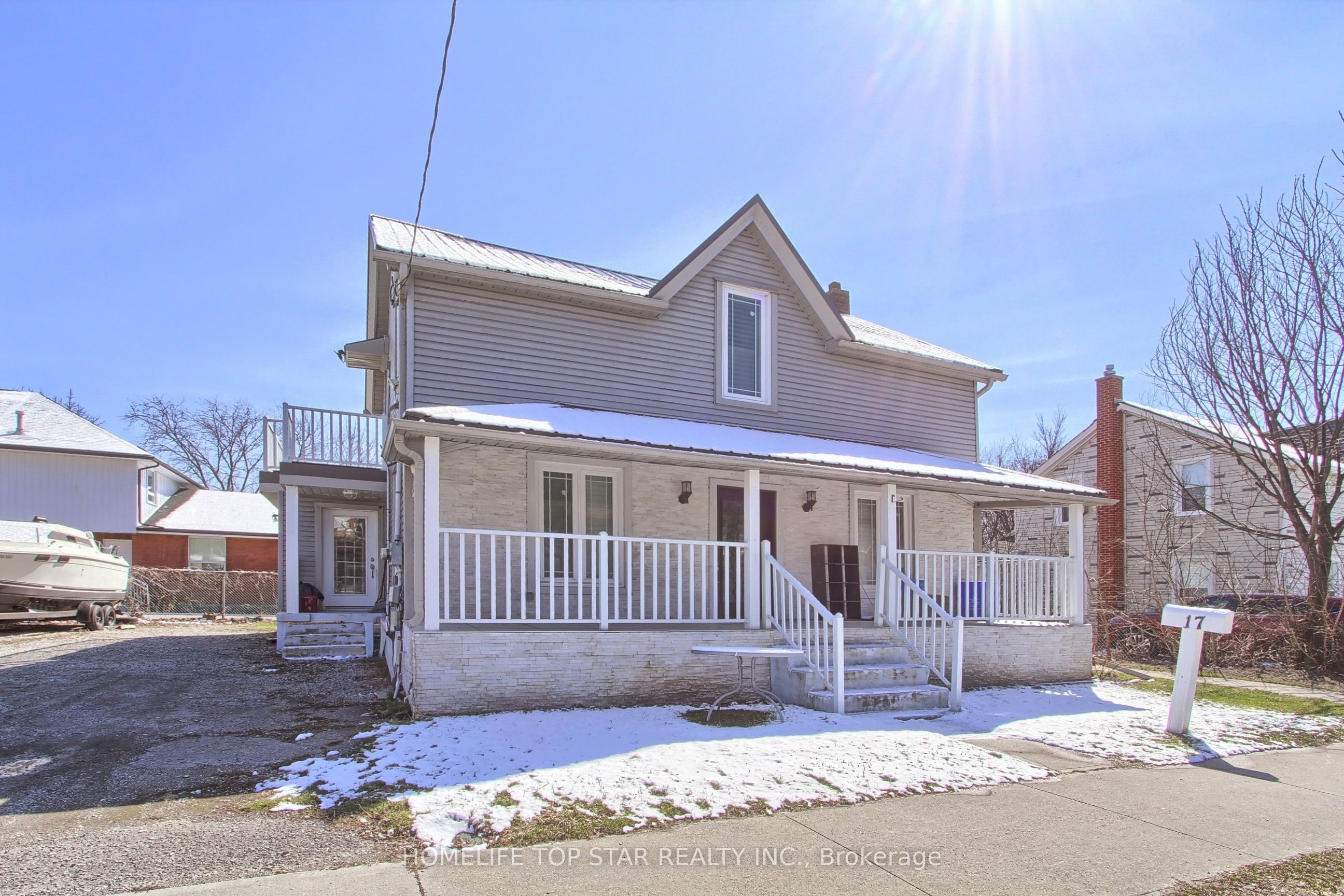 Unit Upper - 17 Royal Street, Oshawa 3