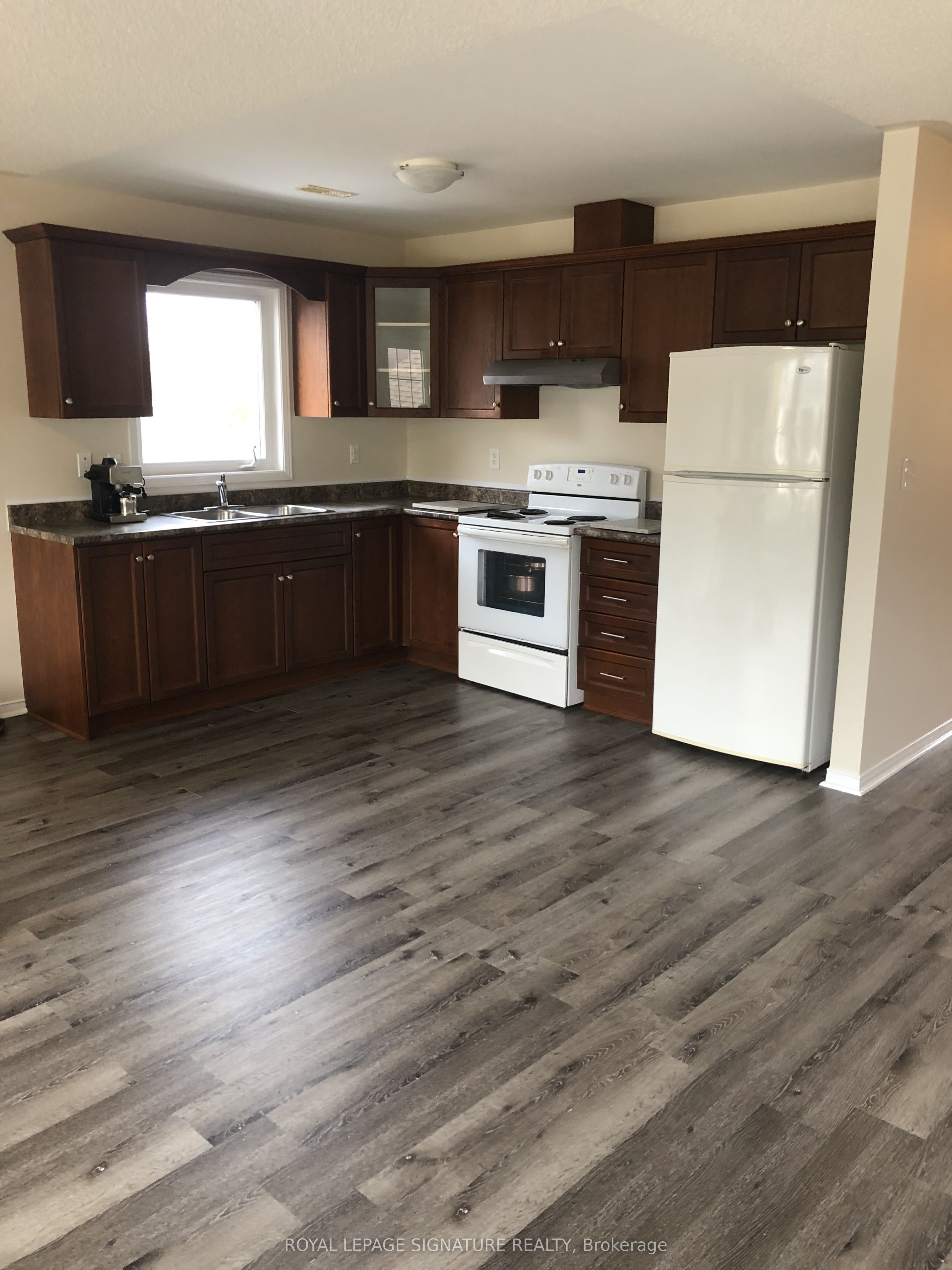 Unit 2 - 27 Nassau Street, Oshawa 3