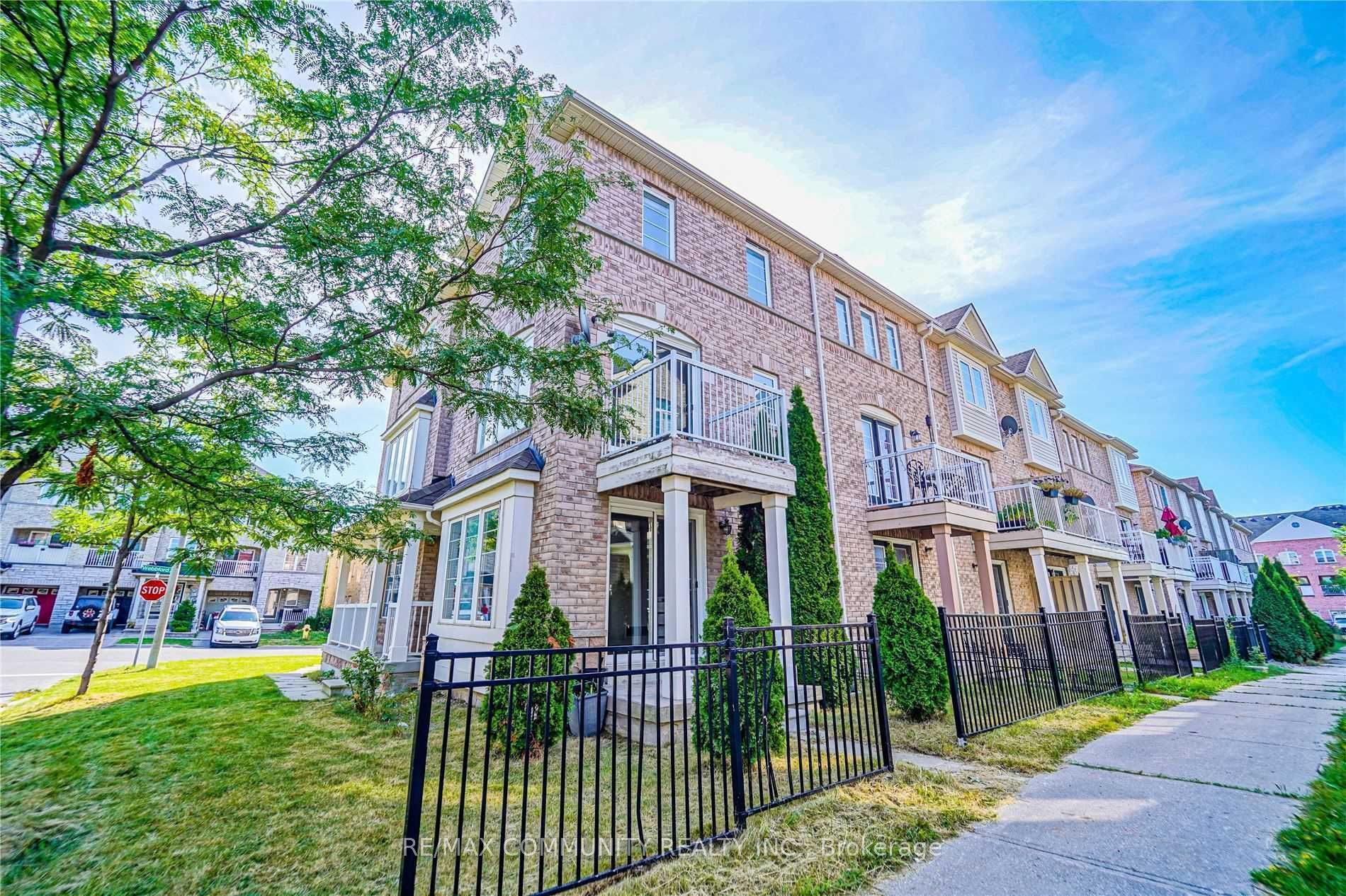 1 Burnsborough Main Street, Ajax 4