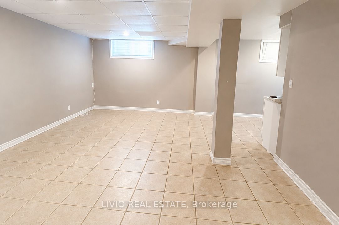 Unit Bsmt - 8 Janray Drive, Scarborough 3
