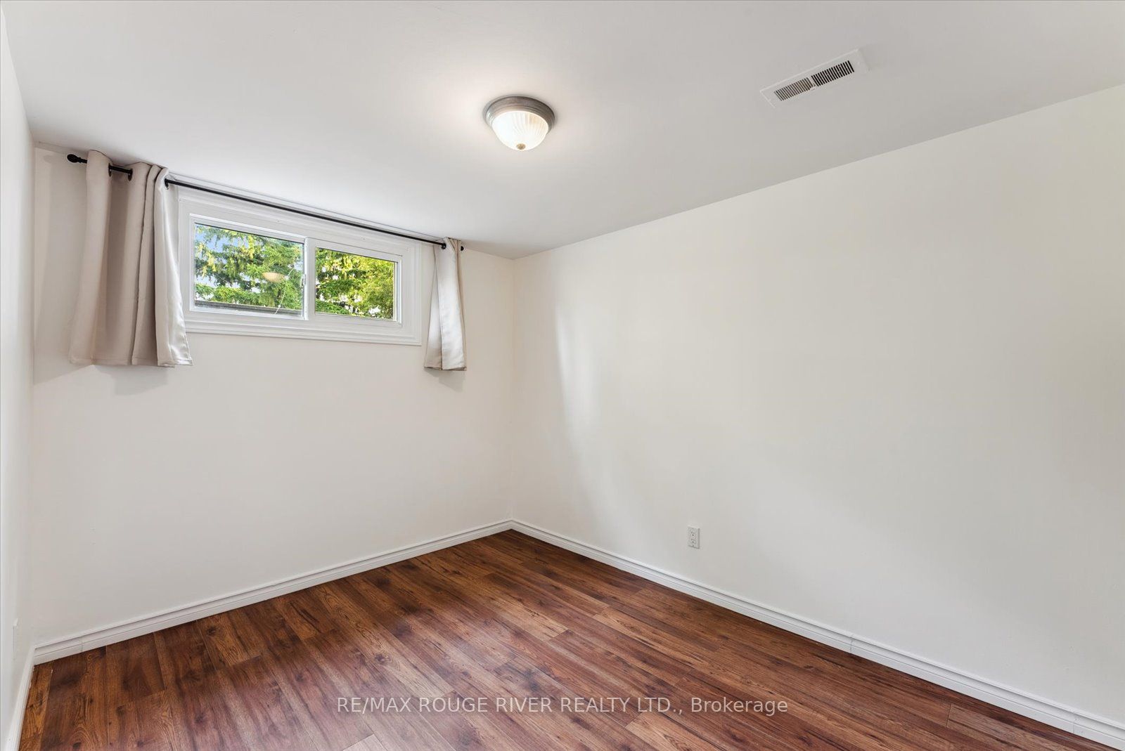 Unit Bsmt - 1121 Brock Street S, Whitby 4