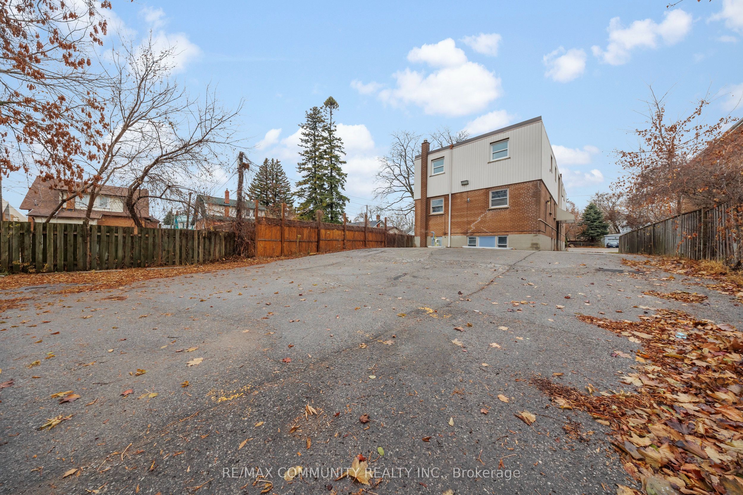 Unit Unit 3 - 383 Buena Vista Avenue, Oshawa 5