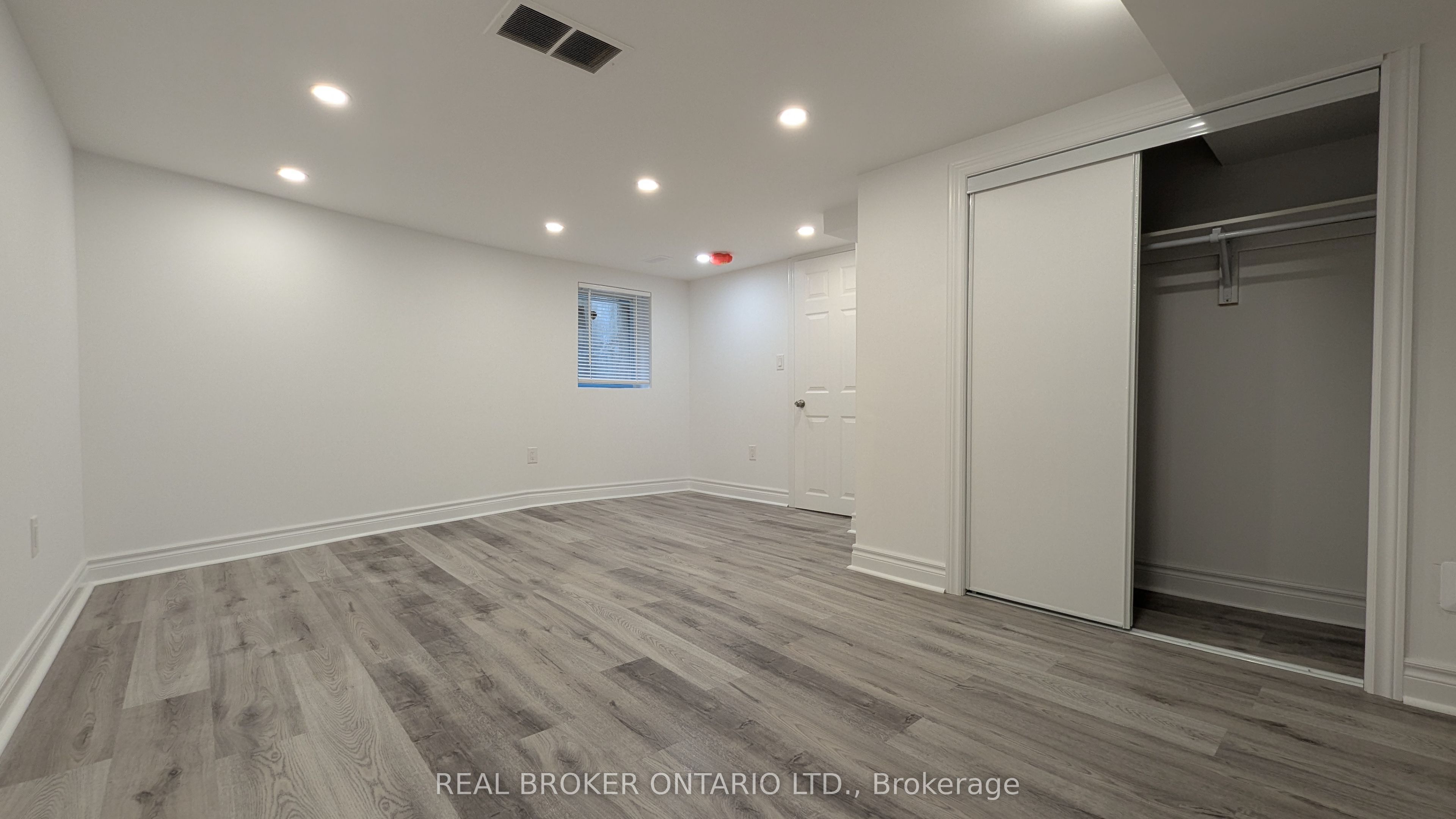 Unit Unit 4 - 1150 Woodbine Avenue, Toronto 5