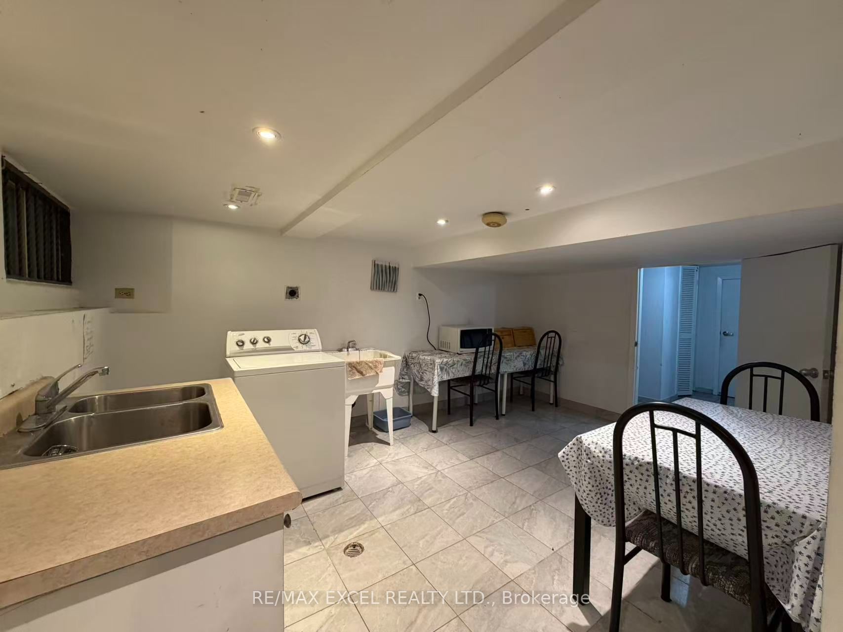 Unit Bsmt - 56 Leafield Drive, Scarborough 4