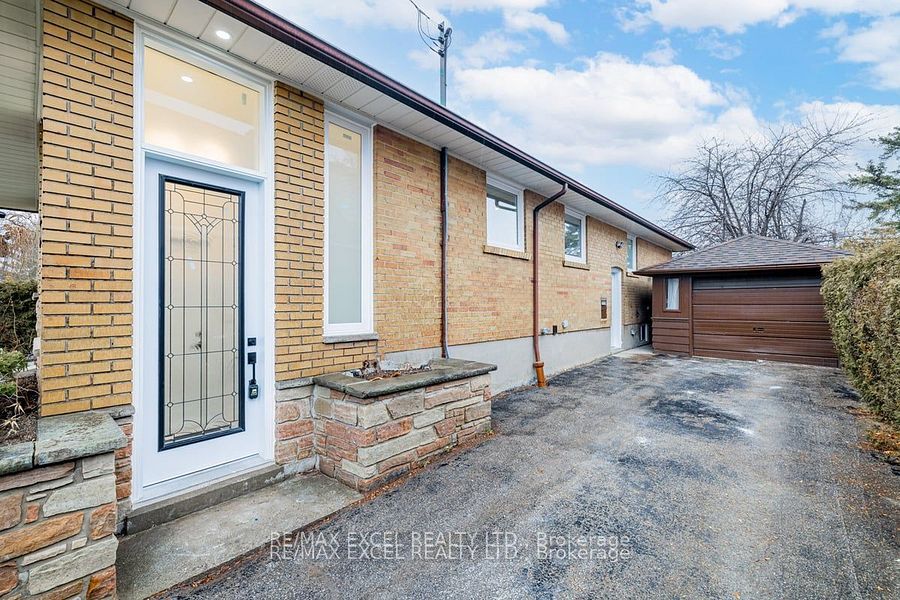 Unit Lower Level - 6 Glaive Drive, Scarborough 3