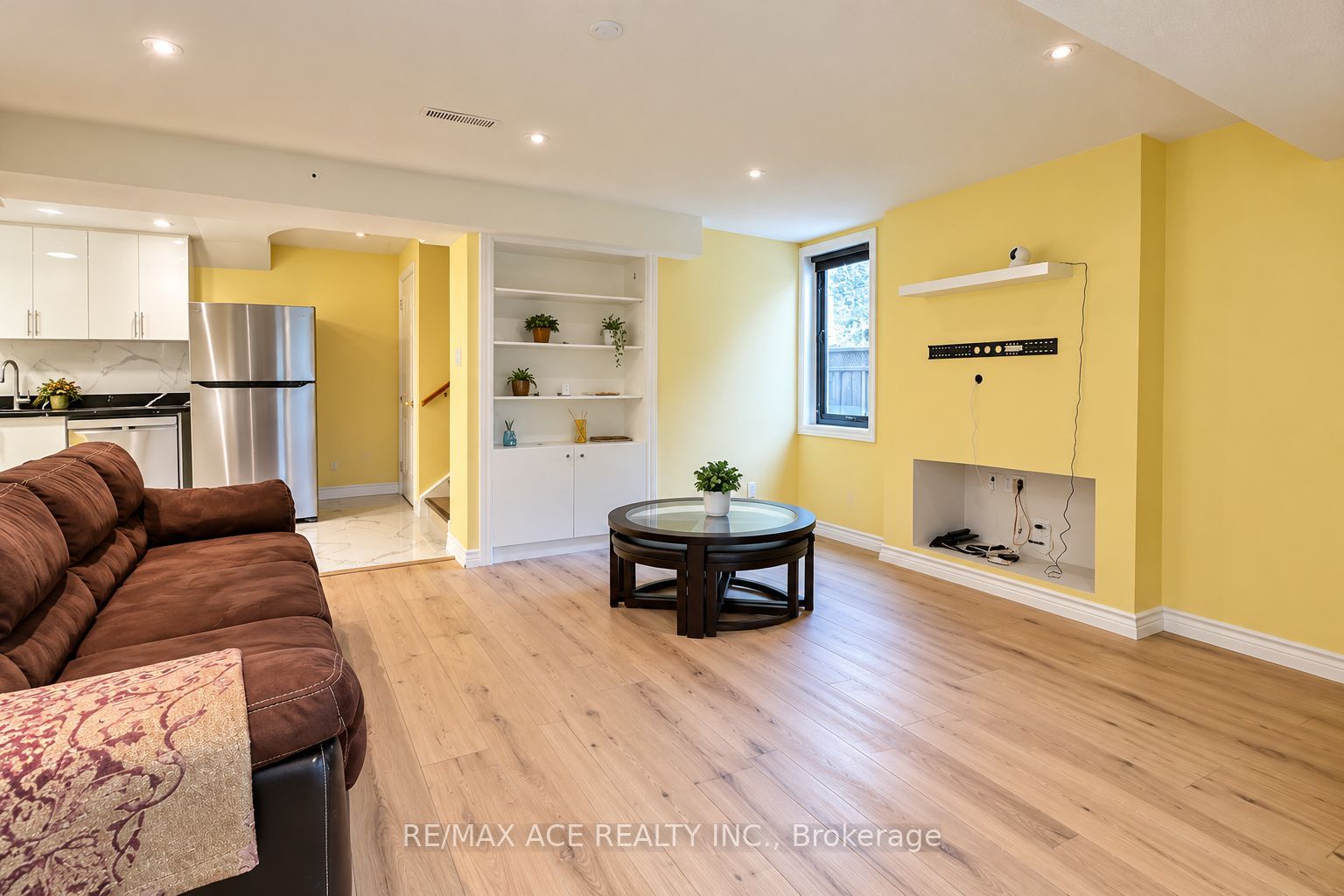 Unit Bsmt - 57 Steppingstone Trail, Scarborough 2