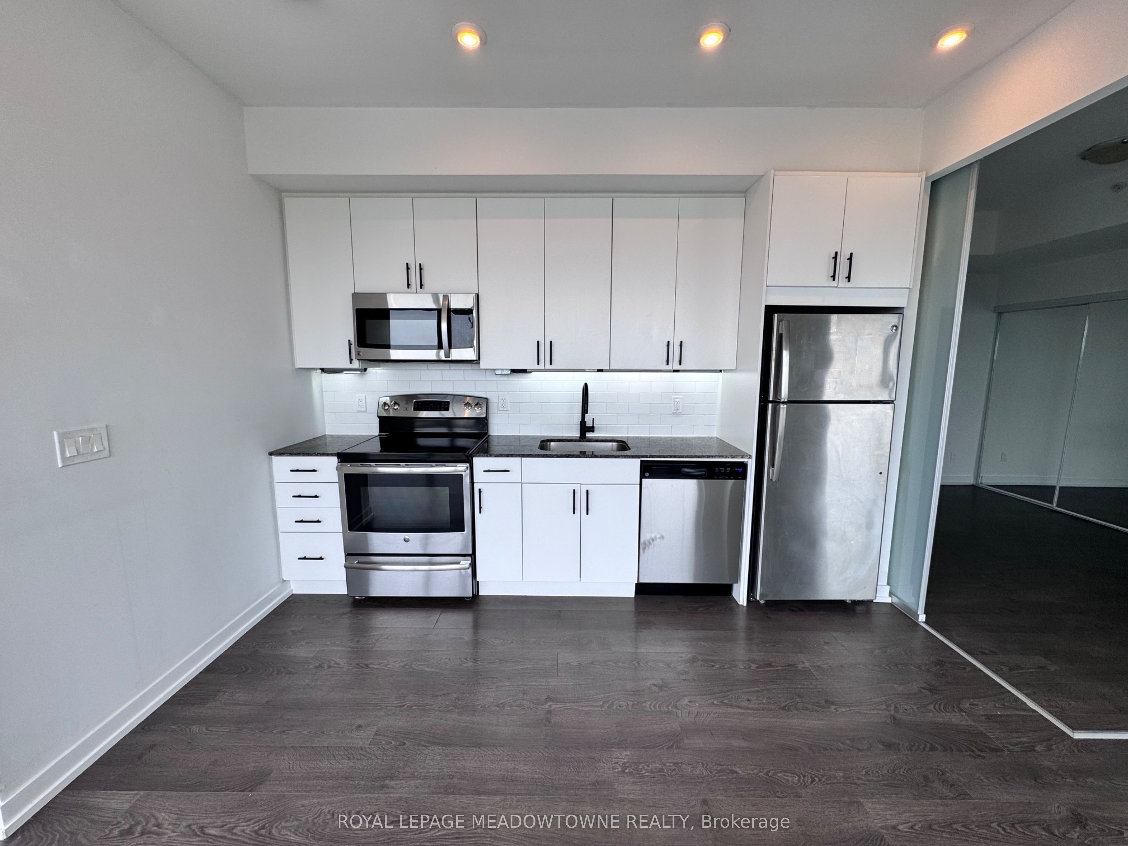 Unit 1002 - 2055 Danforth Avenue, Toronto 5