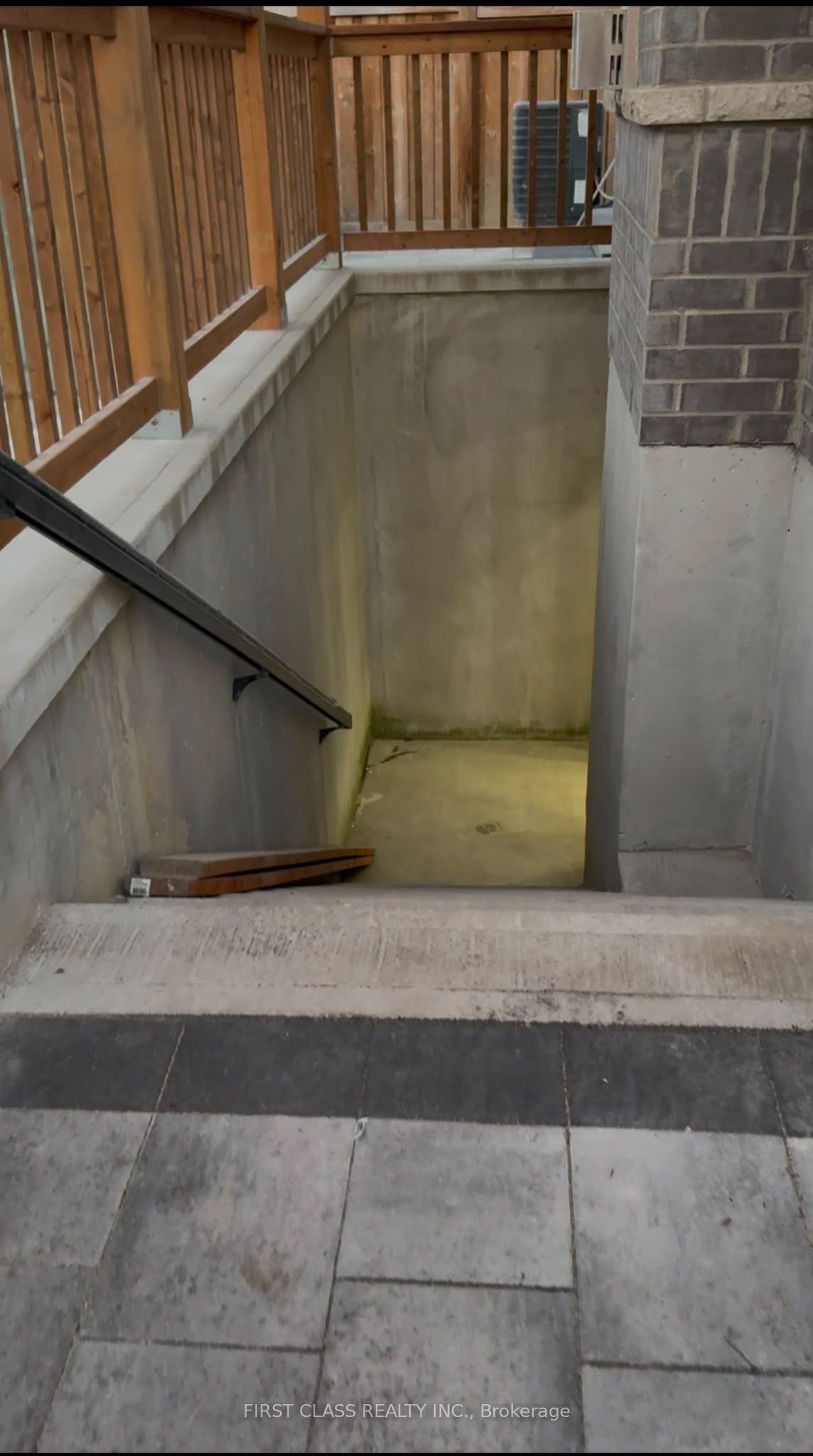 Unit Lower - 49 Mountainside Crescent, Whitby 4
