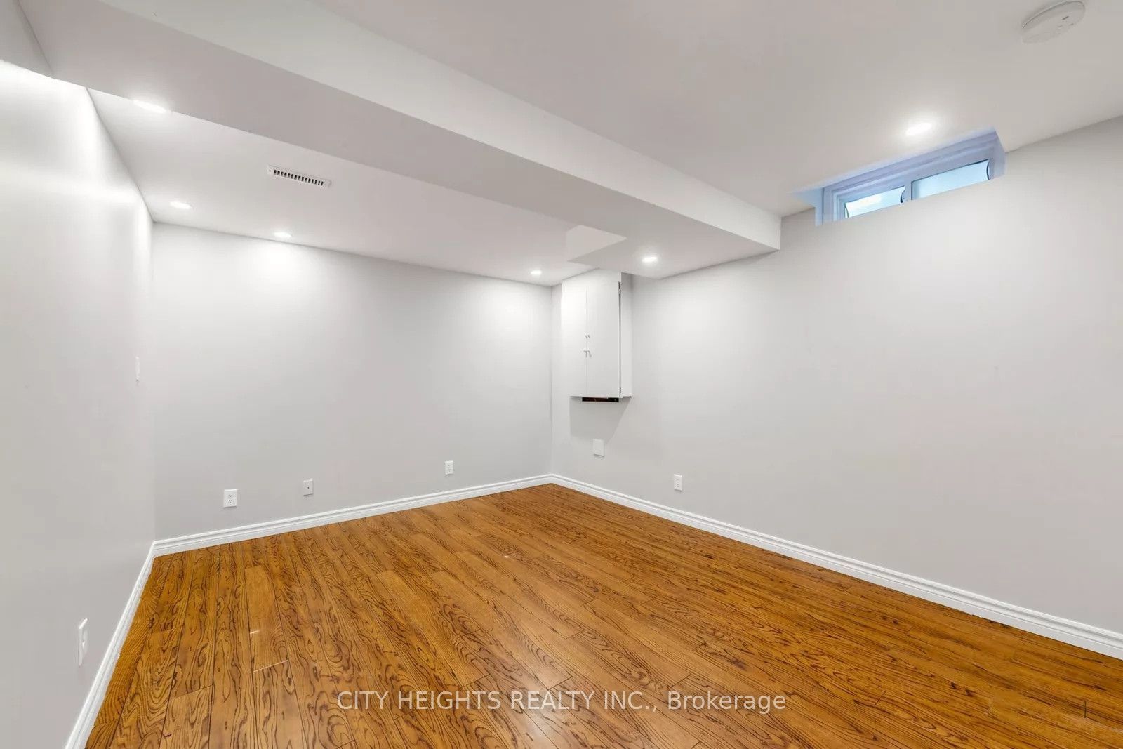 Unit LOWER - 58 Bradbury Crescent, Ajax 5