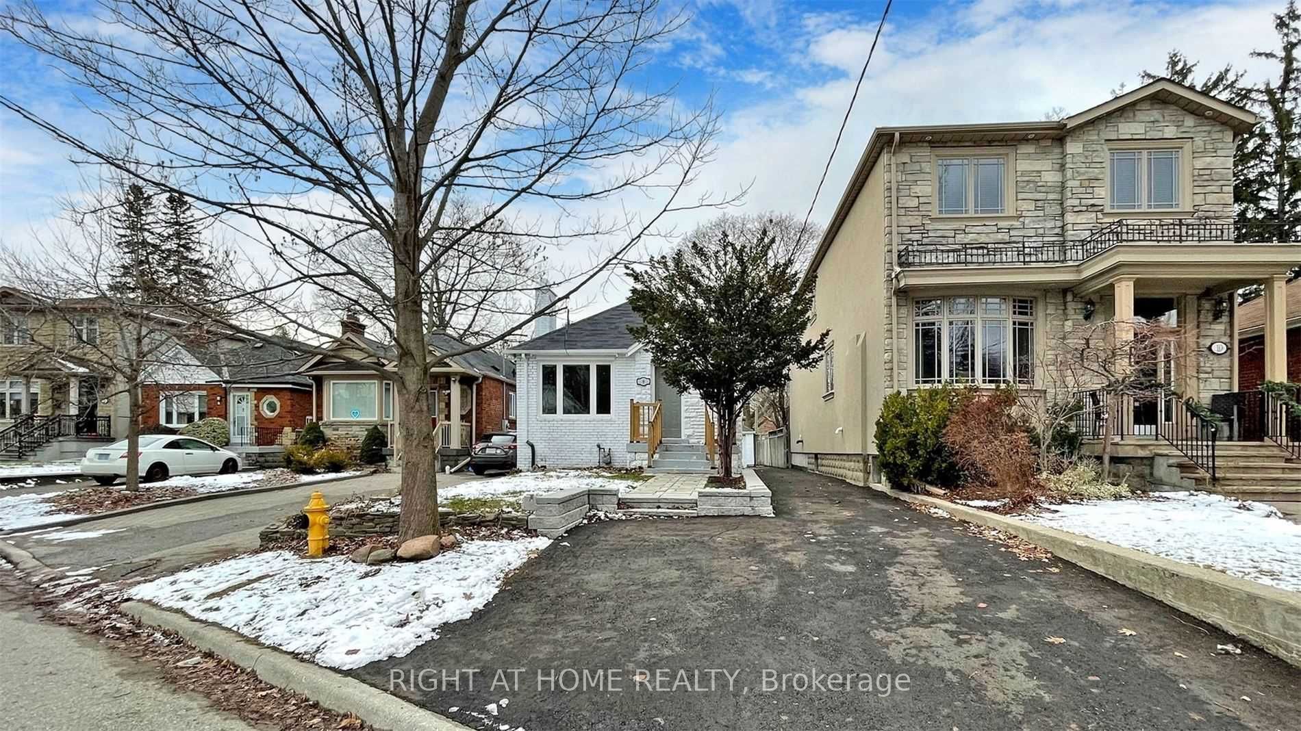 Unit Bsmt - 8 Airley Crescent, Toronto 3
