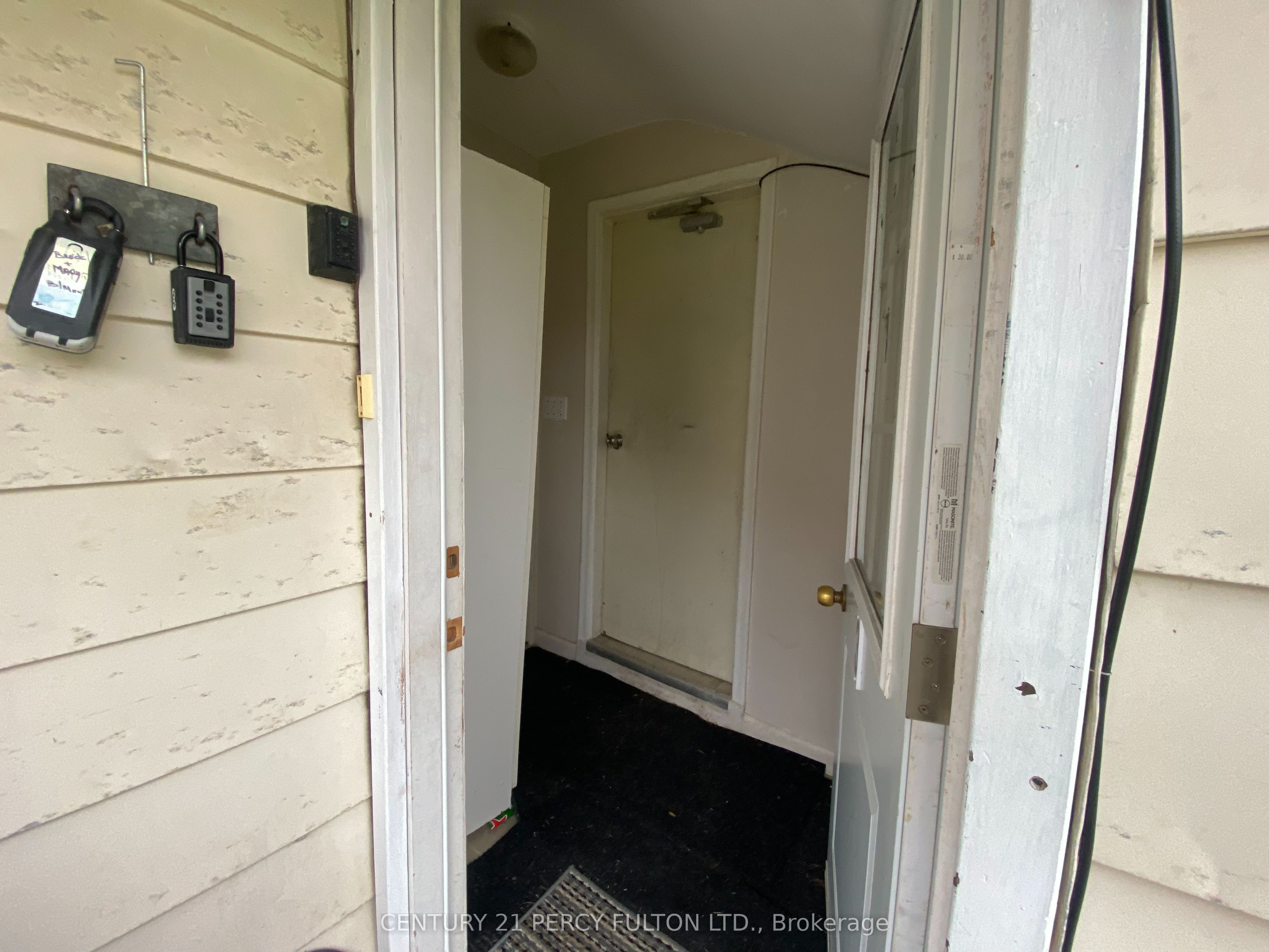 Unit 3 - 169 Mary Street N, Oshawa 2