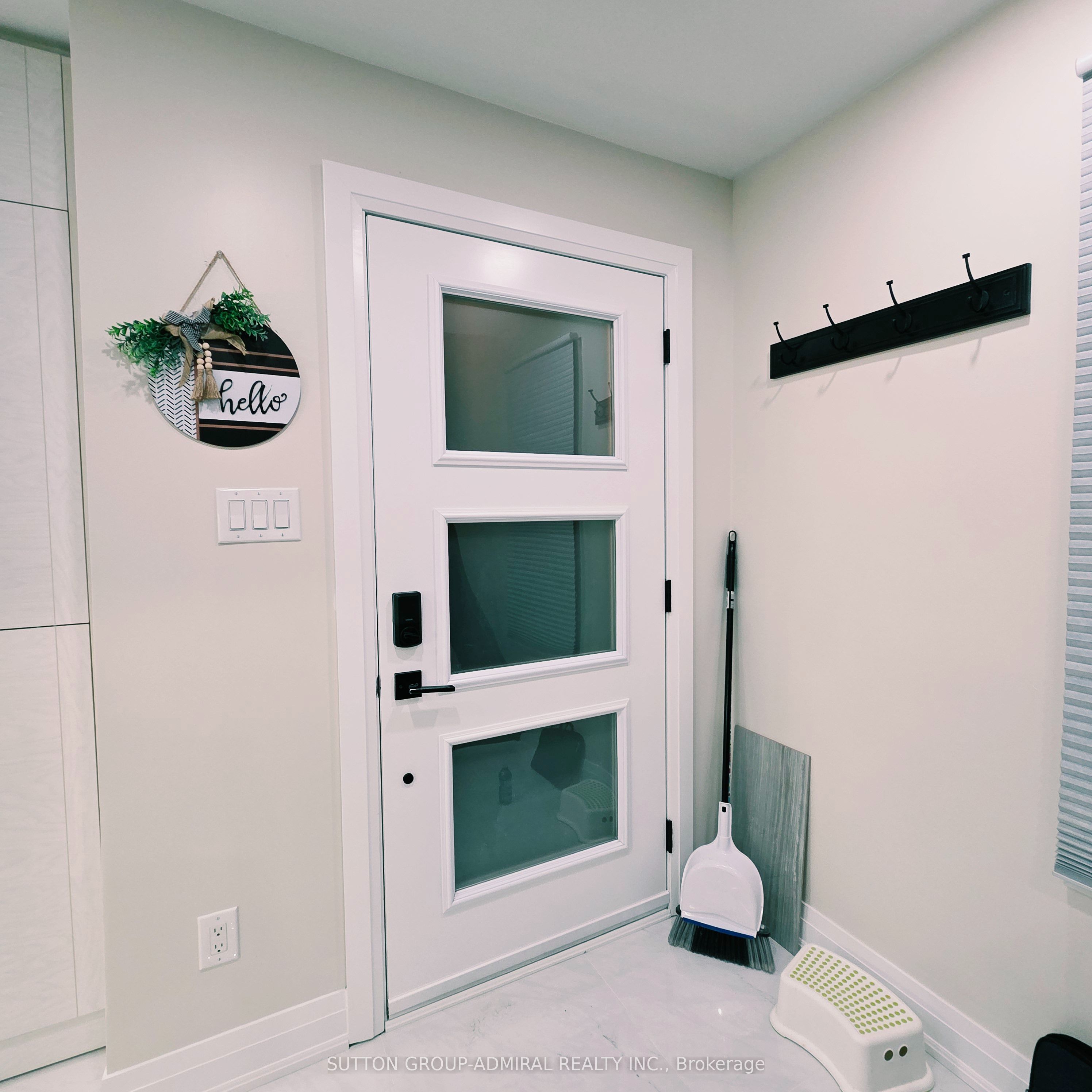 33 Tresher Court, Ajax 2