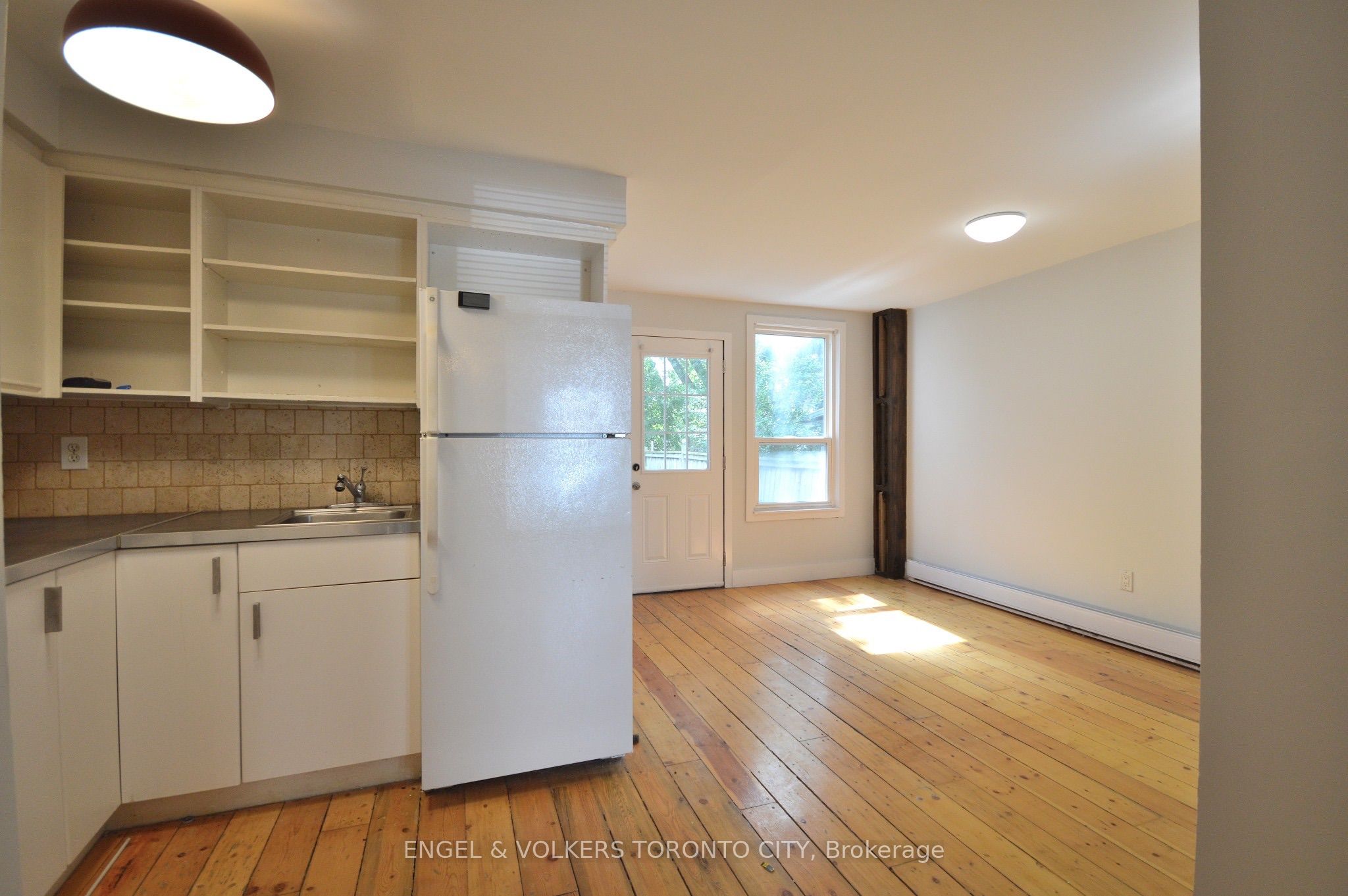 Unit Main & Basement - 1801 Dundas Street E, Toronto 5