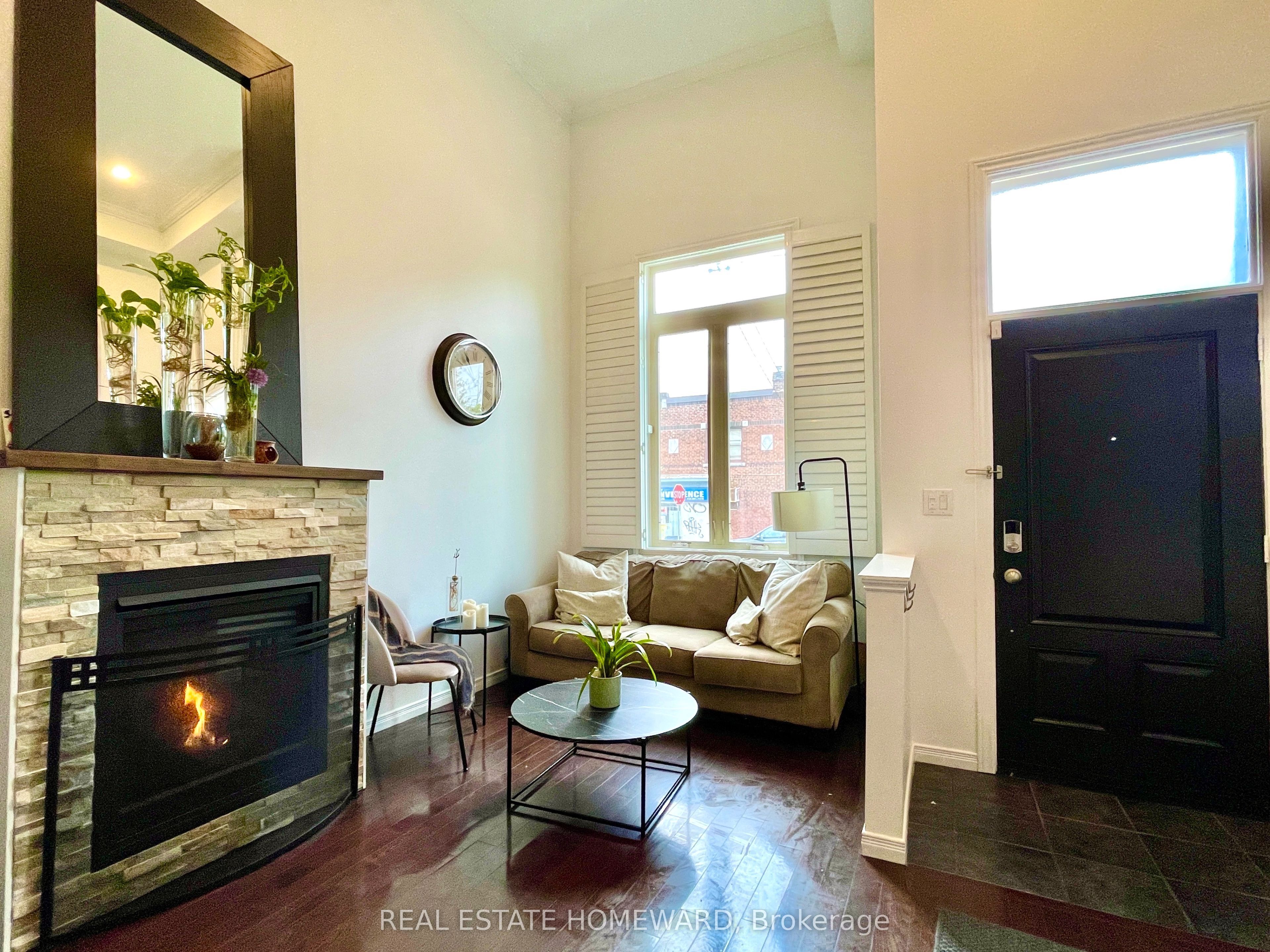 287 Kingswood Road, Toronto 3