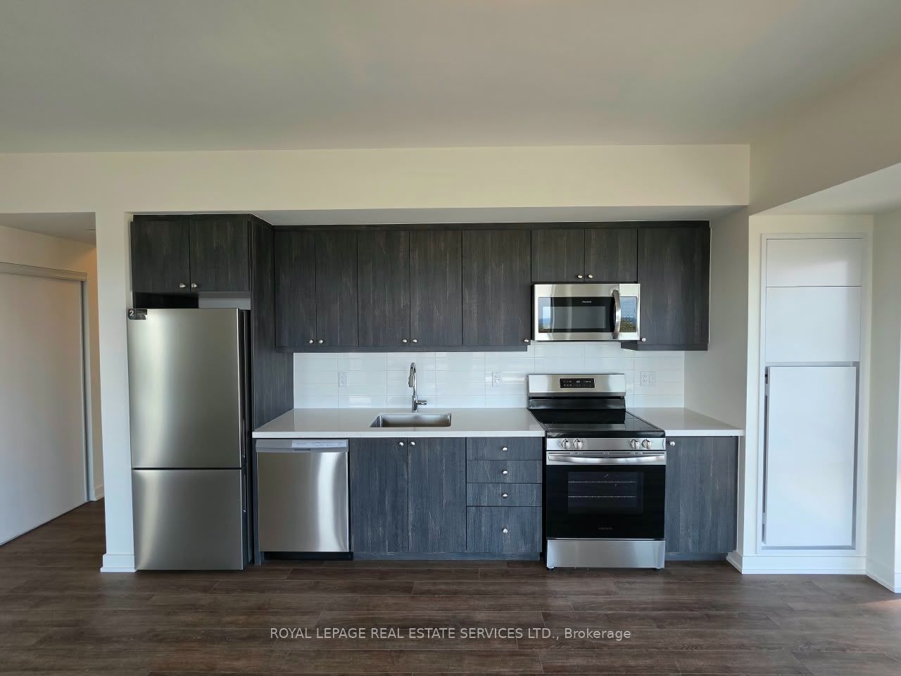 Unit 1024 - 51 Clarington Boulevard, Clarington 4