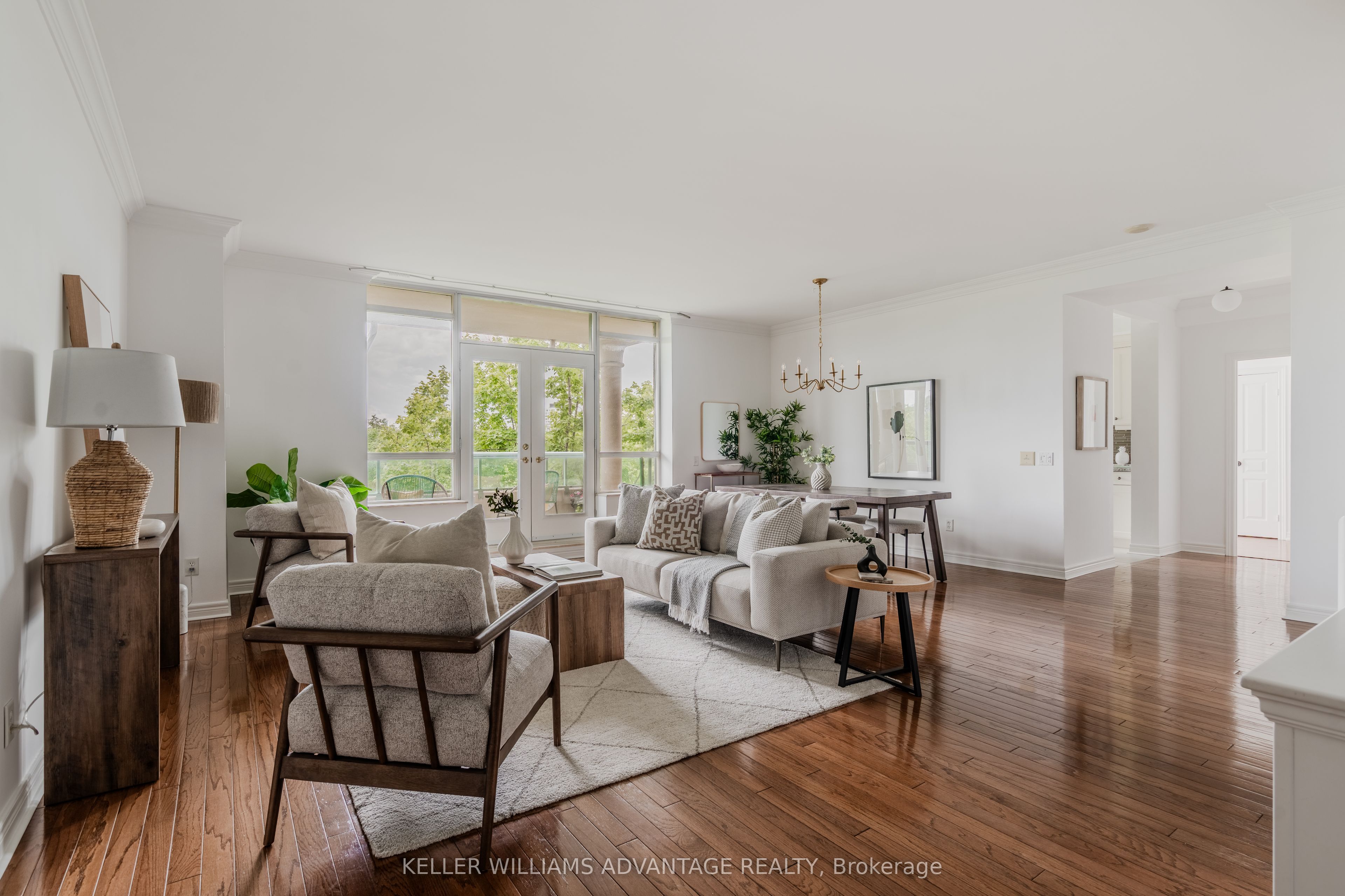 Unit 321 - 9 Boardwalk Drive, Toronto 2