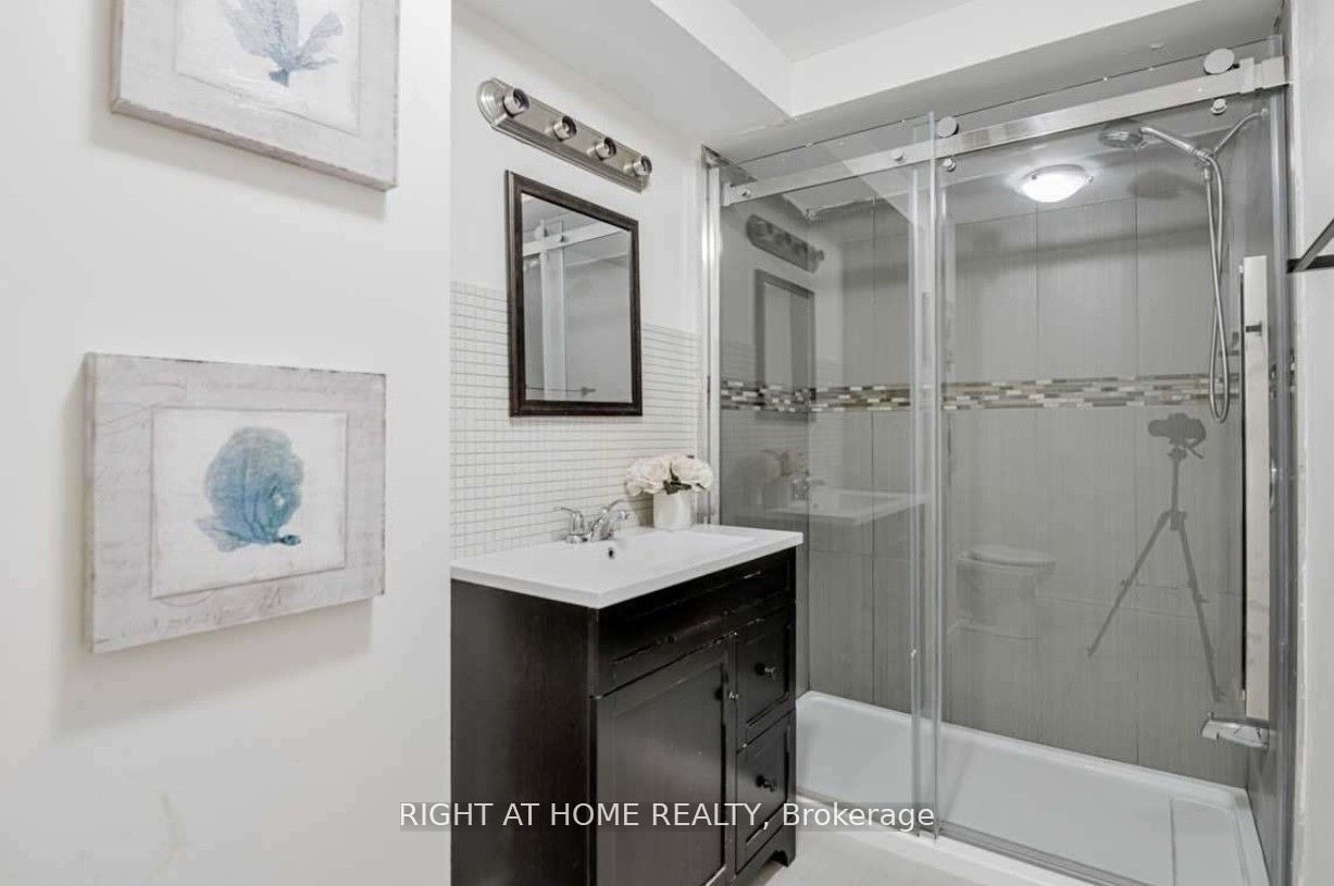 Unit Basmt - 2 Township Avenue, Richmond Hill 2