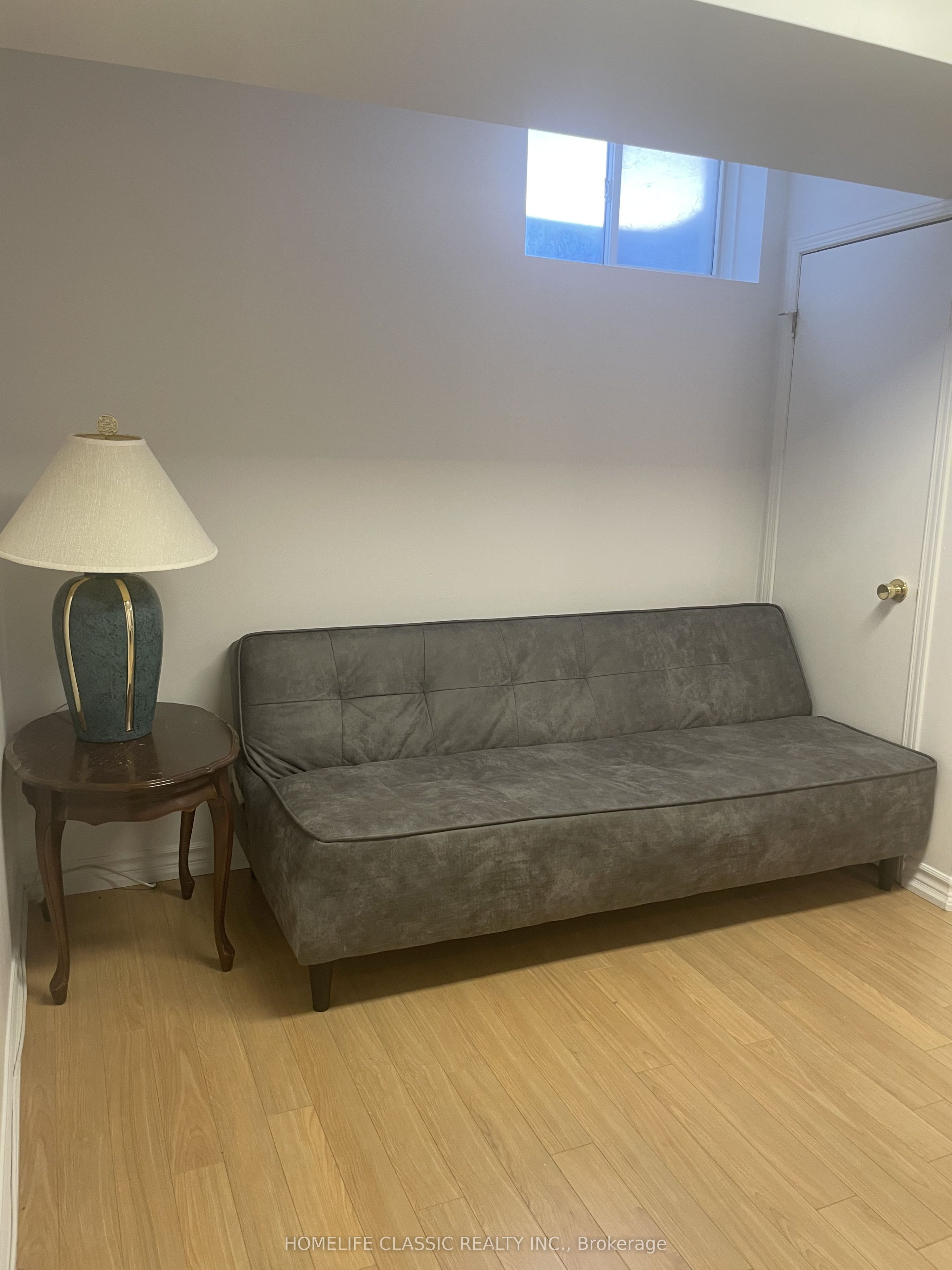 Unit lower - 102 Church Street S, Richmond Hill 3