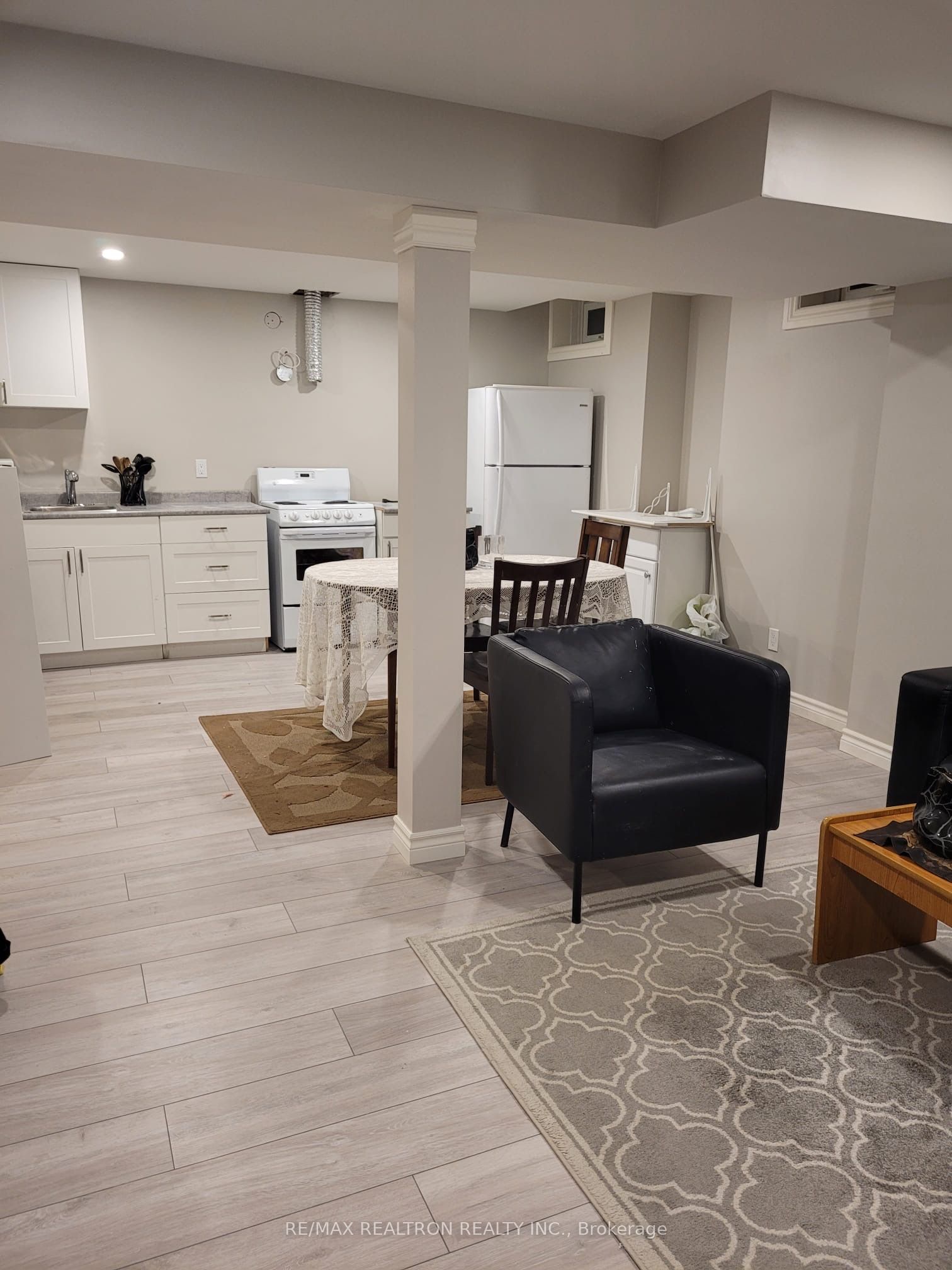 Unit Bsmt B - 7 Billingham Heights, Aurora 2