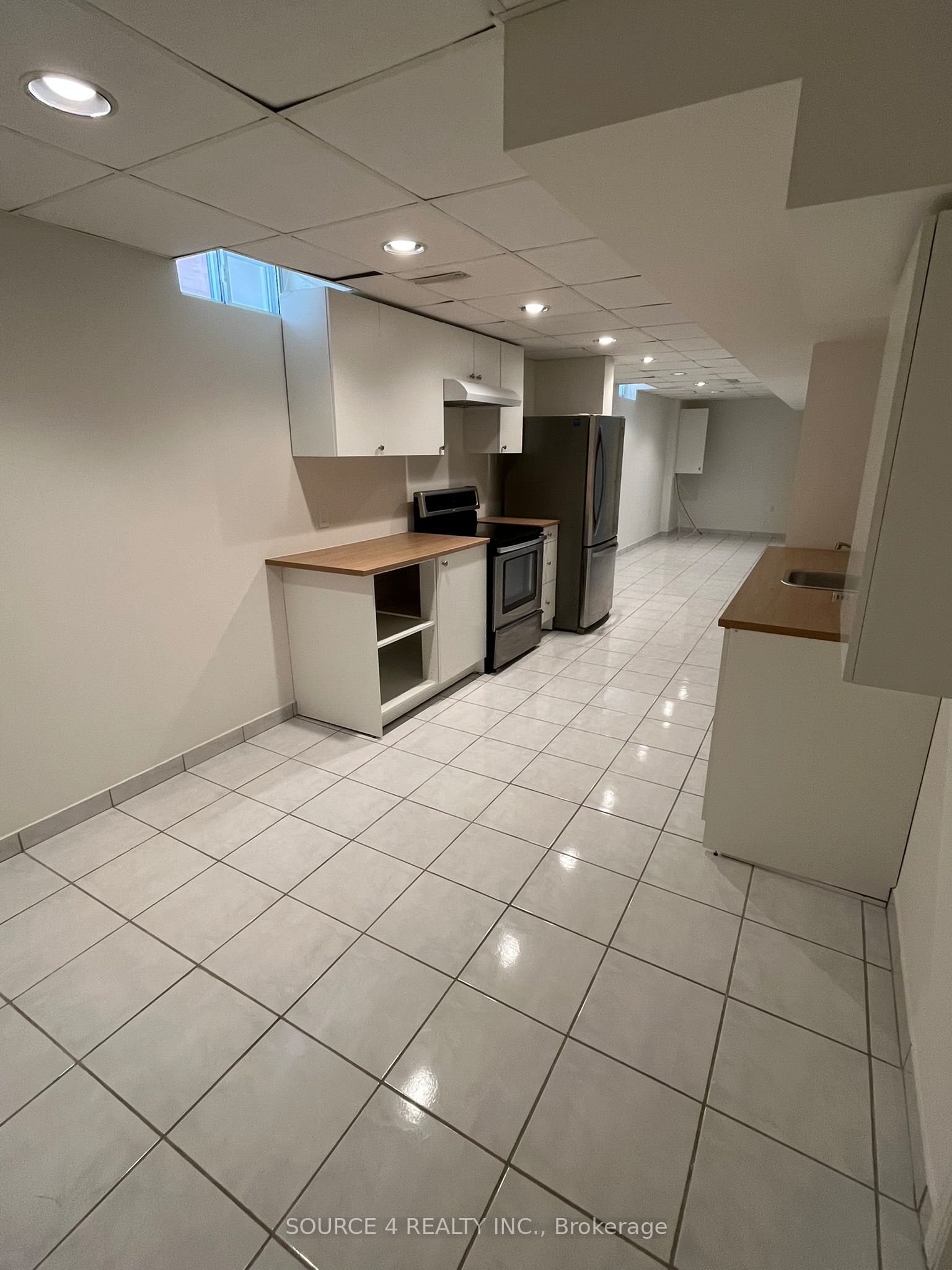 Unit Basement - 138 Venetian Crescent, Vaughan 3