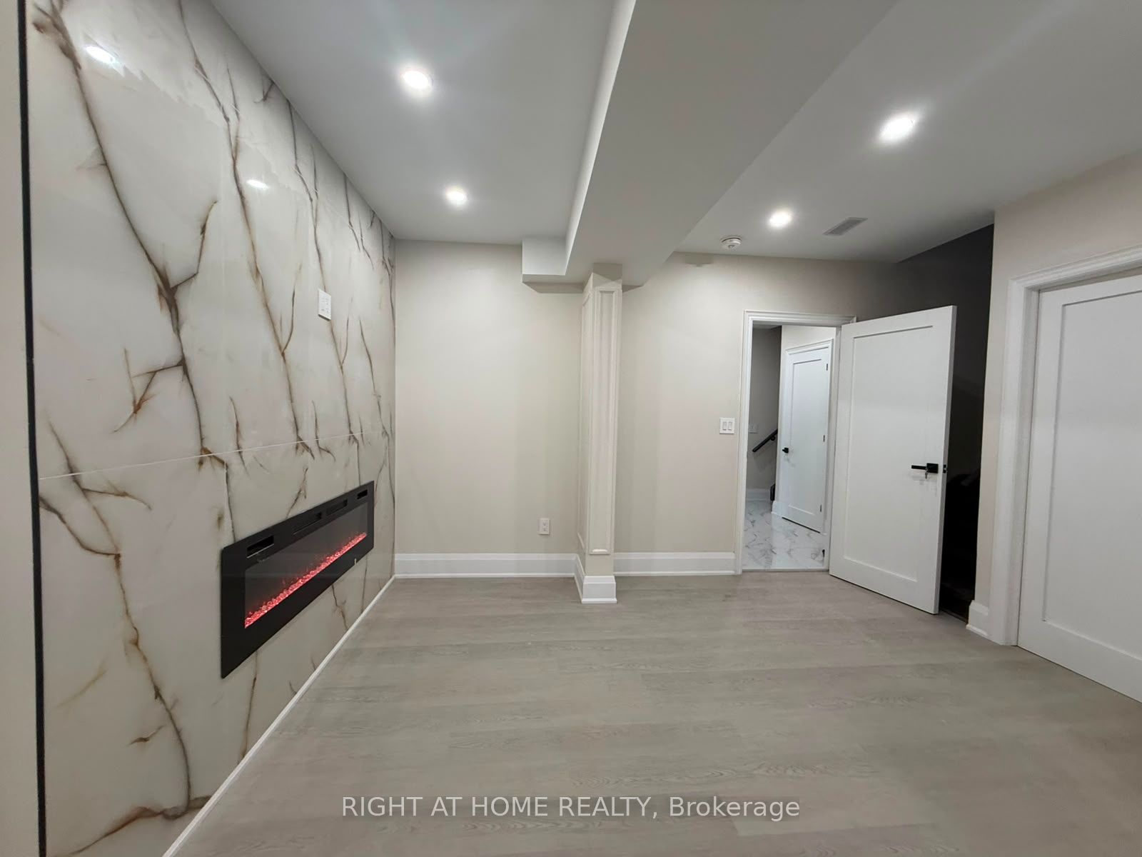 Unit A - 2 Chesney Crescent, Vaughan 5