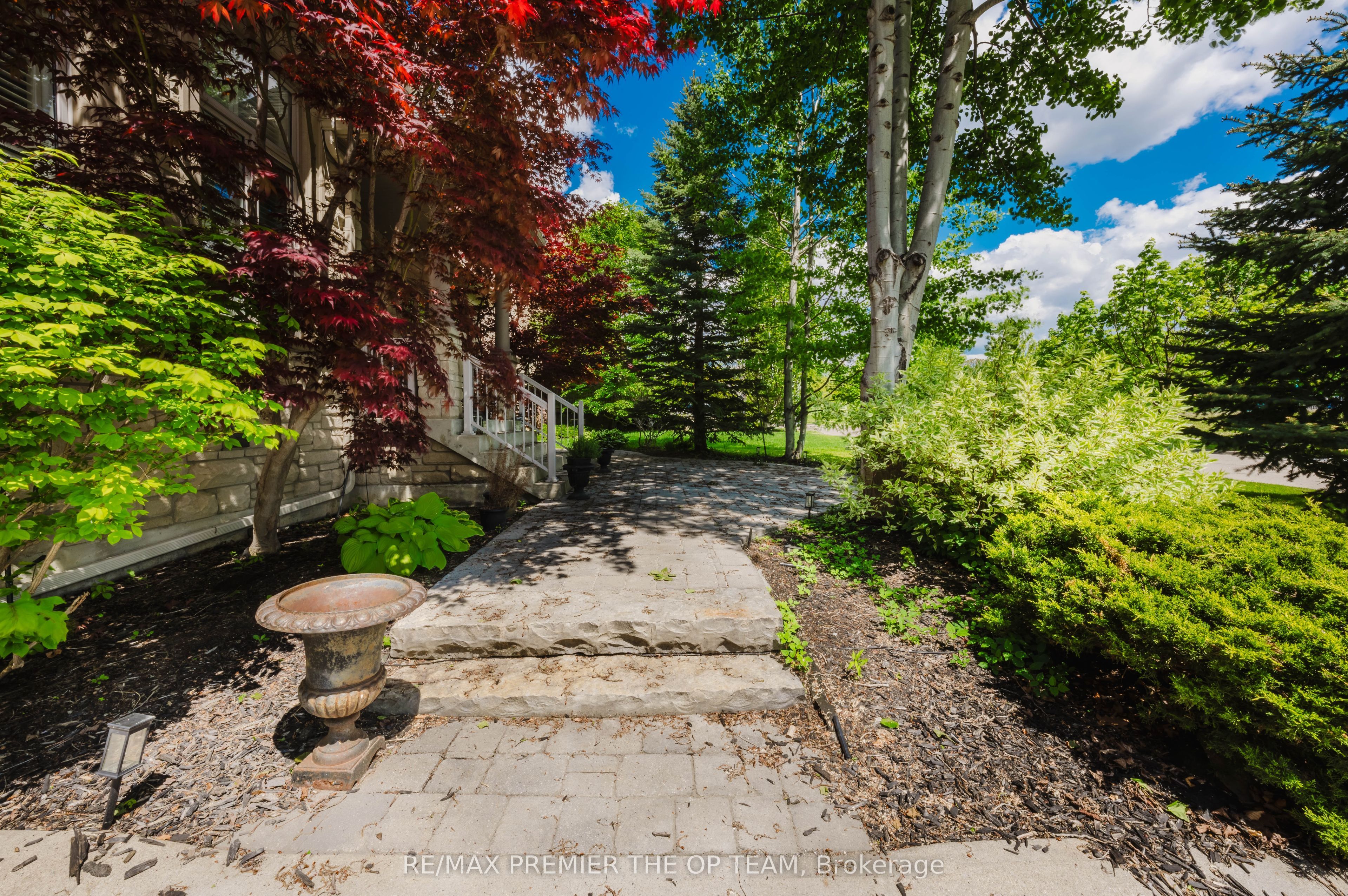 Unit Full - 56 Park Ridge Drive, Vaughan 3