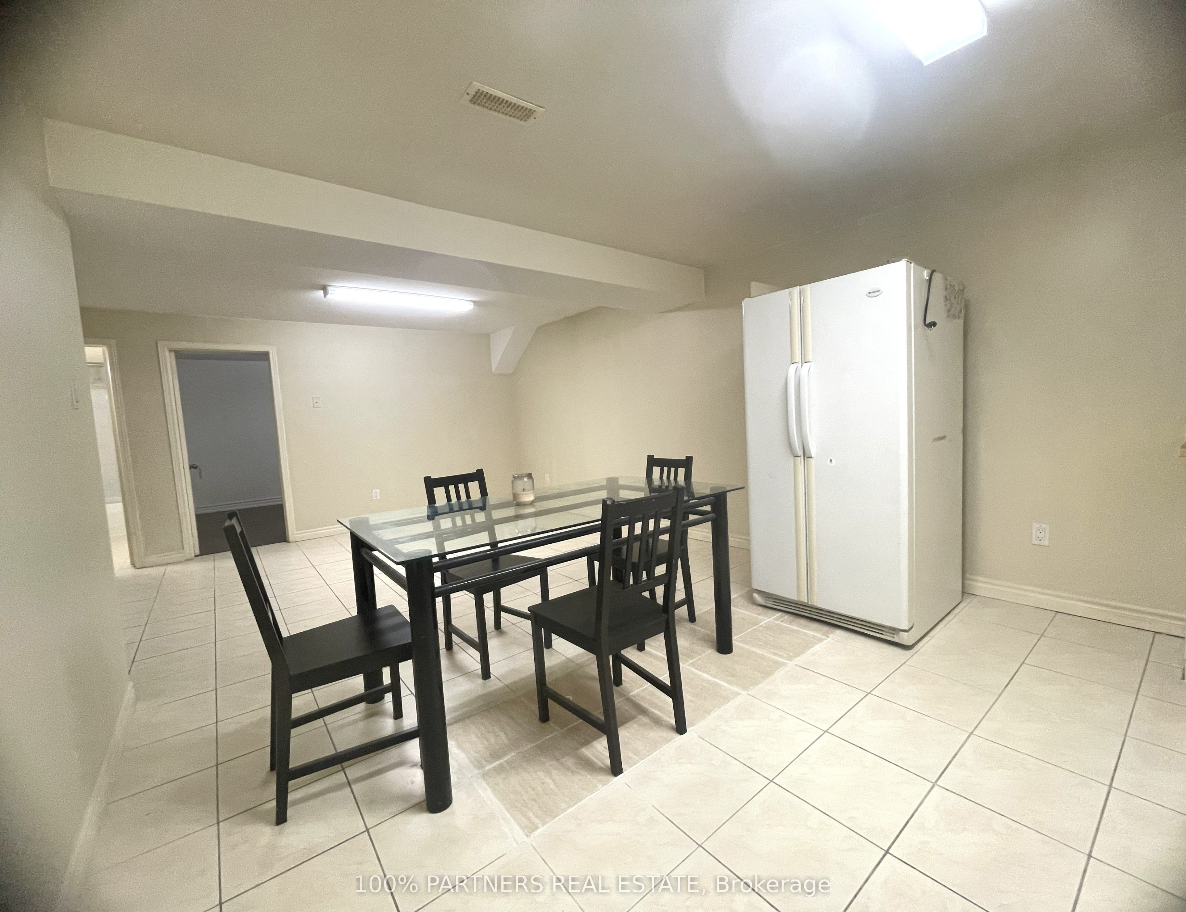 Unit Basement 2 Rms 1 WR 1Kit - 23 Vickers Road, Markham 4