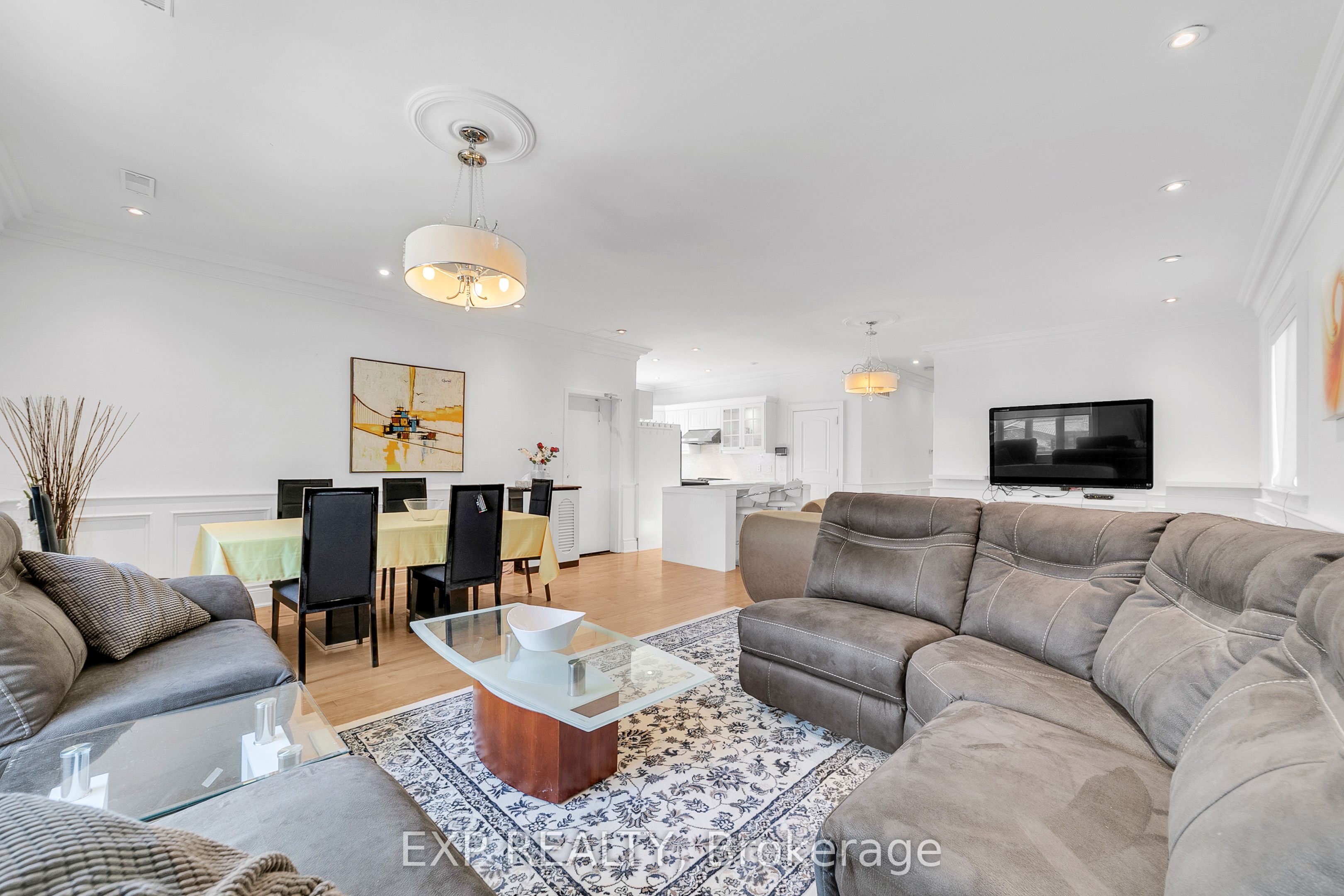 Unit 2nd Floor - 2 Mackay Drive, Richmond Hill 4