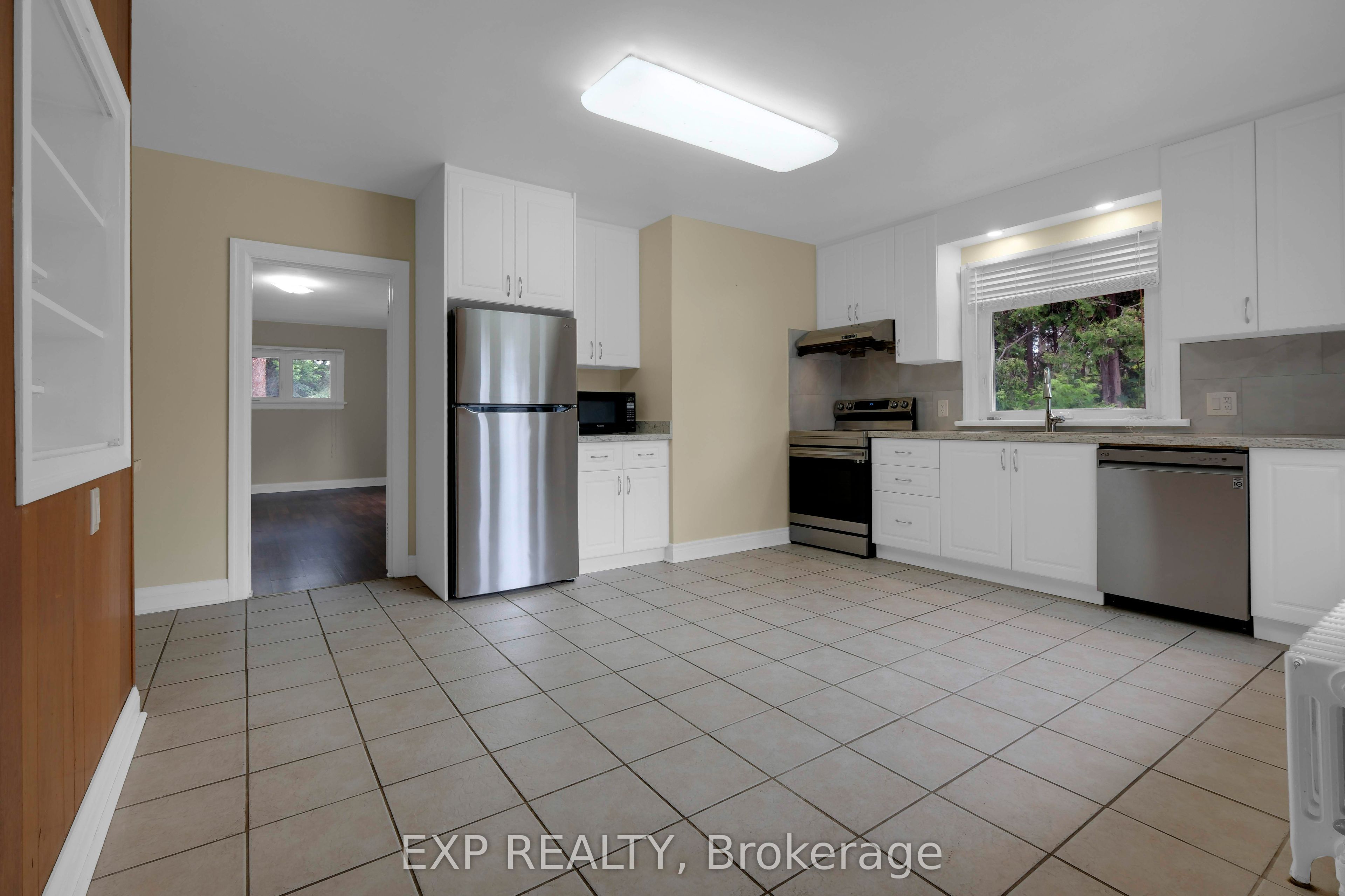 5373 Aurora Road, Whitchurch-Stouffville 3