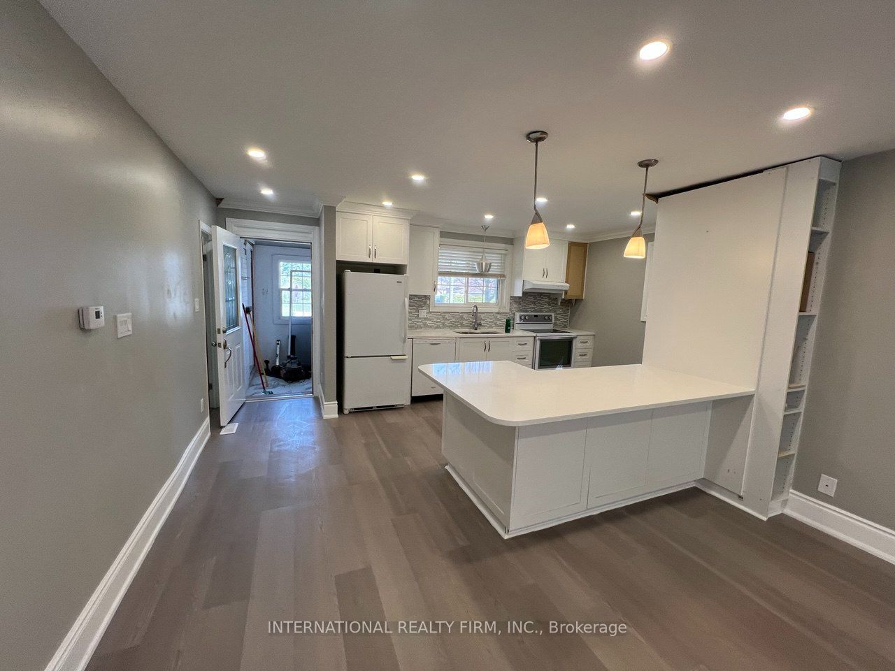 Unit 101 - 73 Murray Drive, Aurora 1