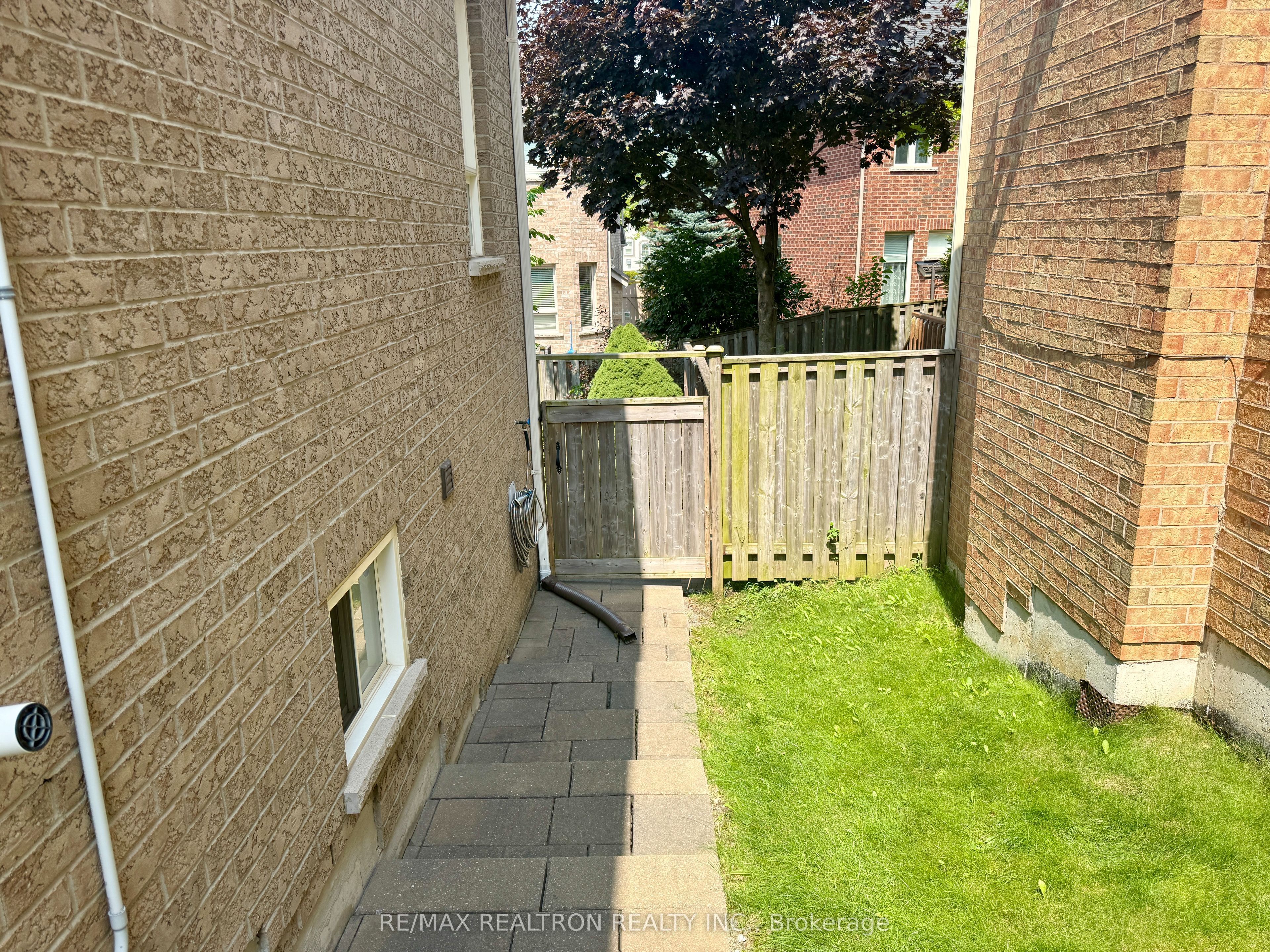 Unit Basement - 11 Hubner Drive, Richmond Hill 5