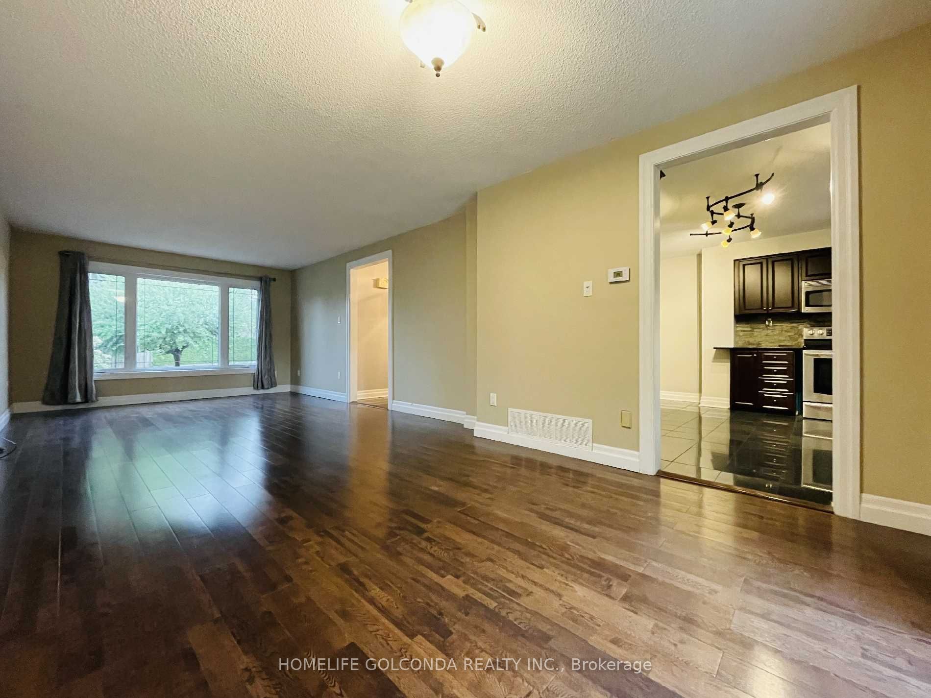 Unit Upper level - 909 Ferndale Crescent, Newmarket 3