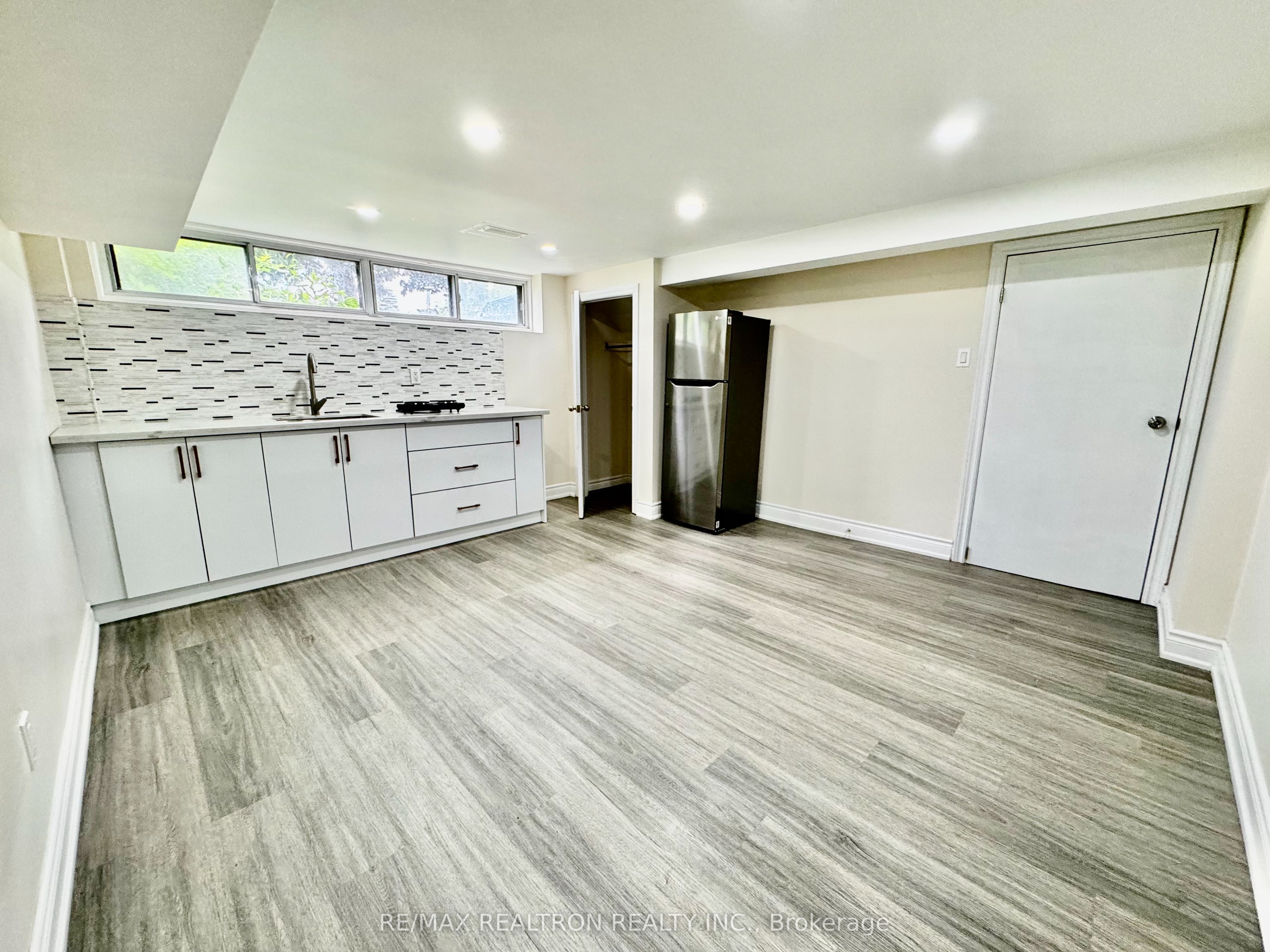 Unit Basement - 265 Browndale Crescent, Richmond Hill 2