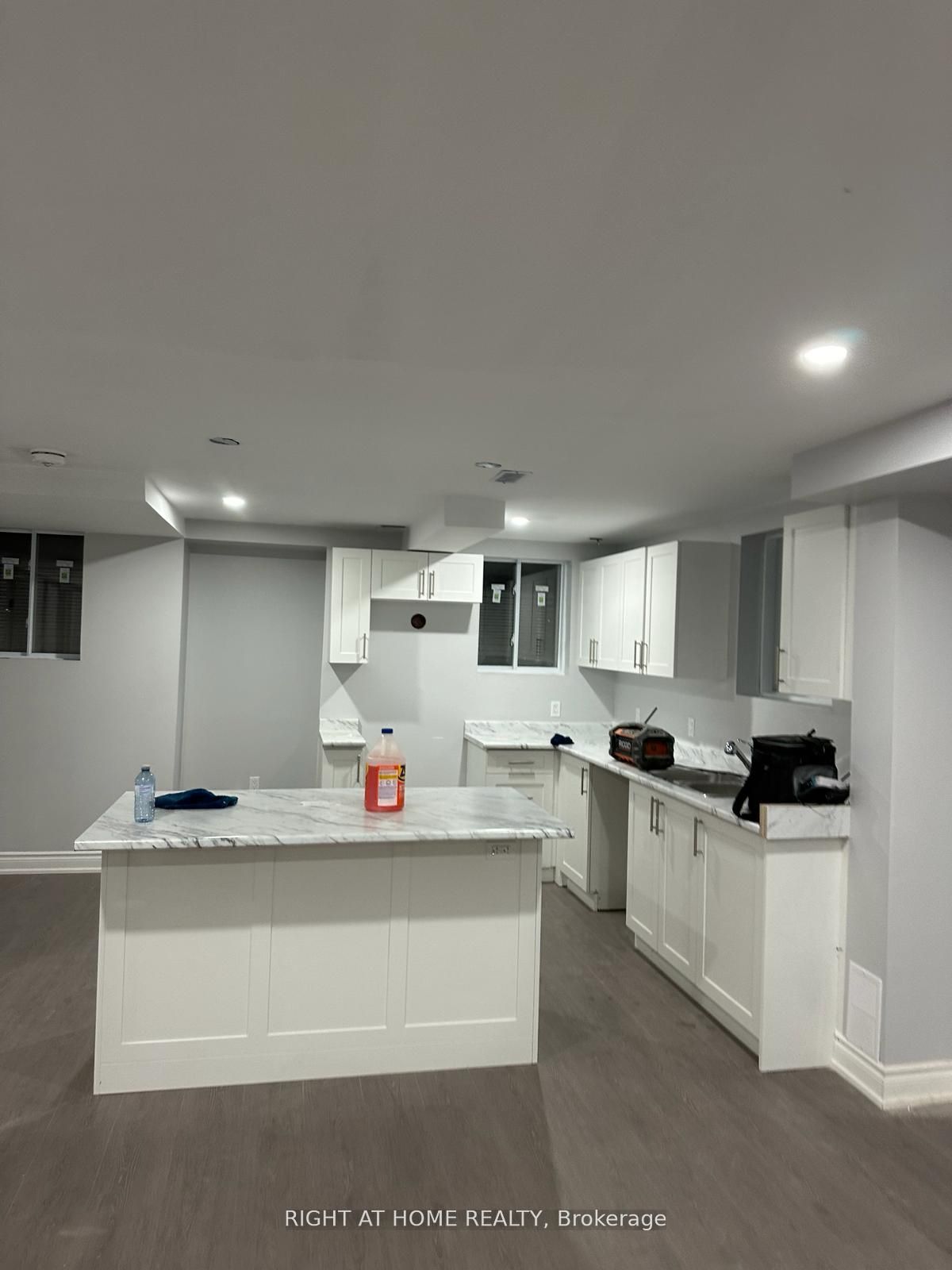 Unit bsmt - 31 Empire Drive, Bradford West Gwillimbury 4