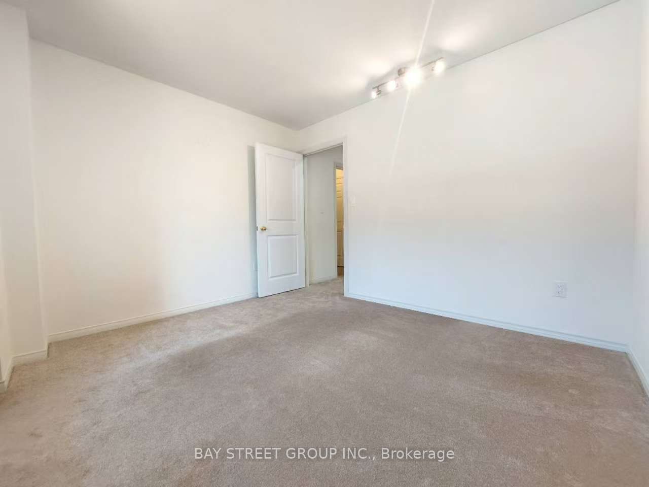 59 William F Bell Parkway, Richmond Hill 3