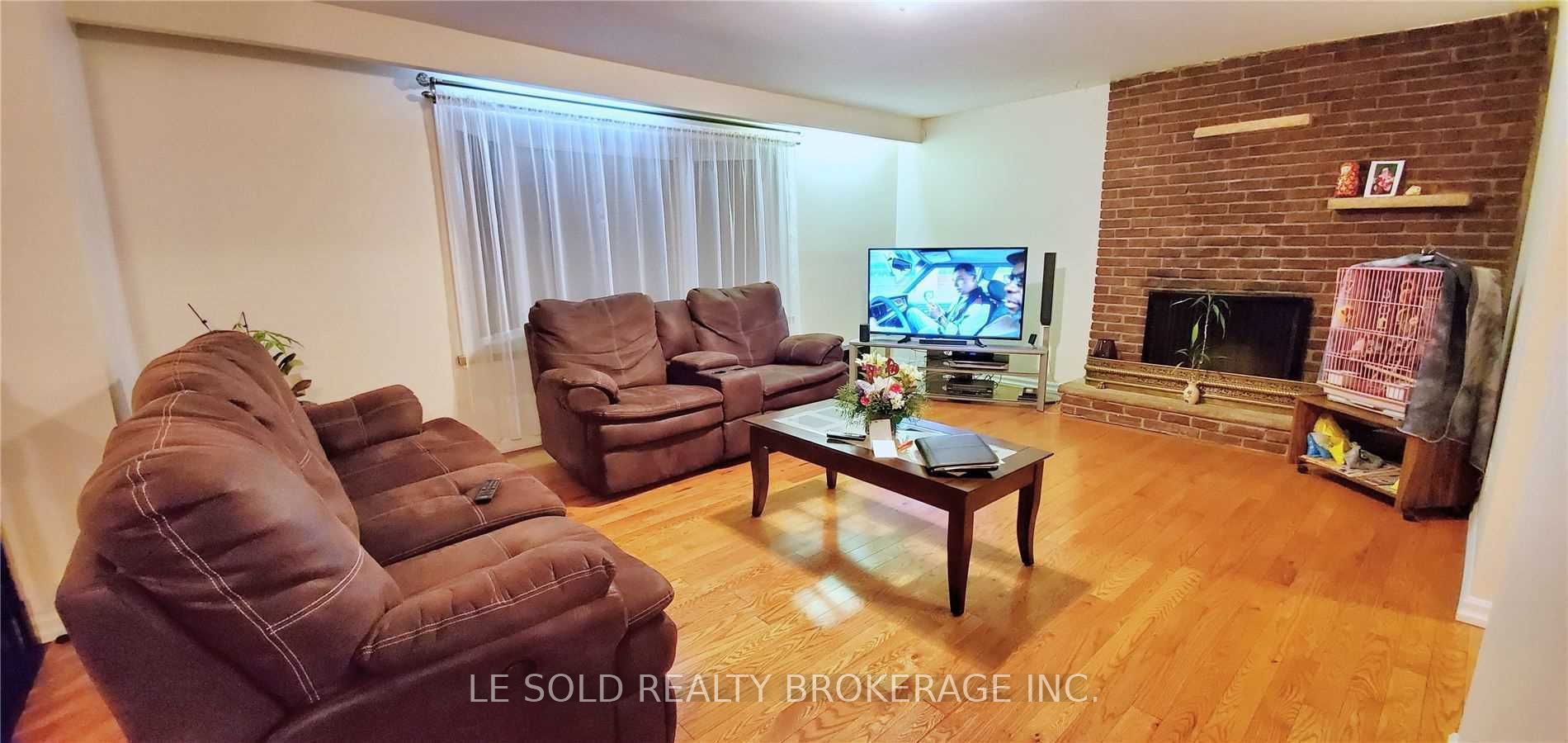50 Dickson Hill Road, Markham 4