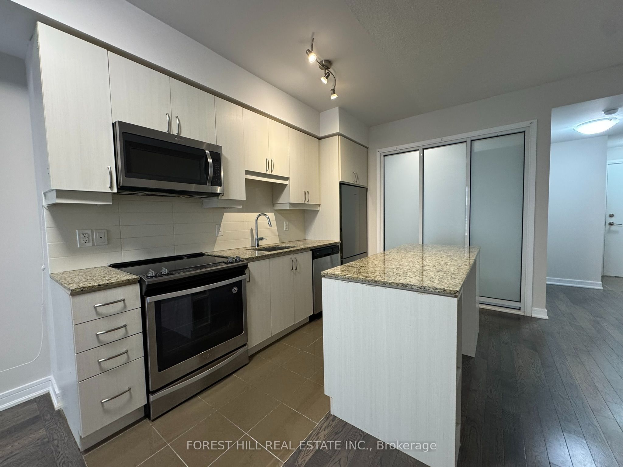 Unit NW 208 - 9201 Yonge Street, Richmond Hill 2