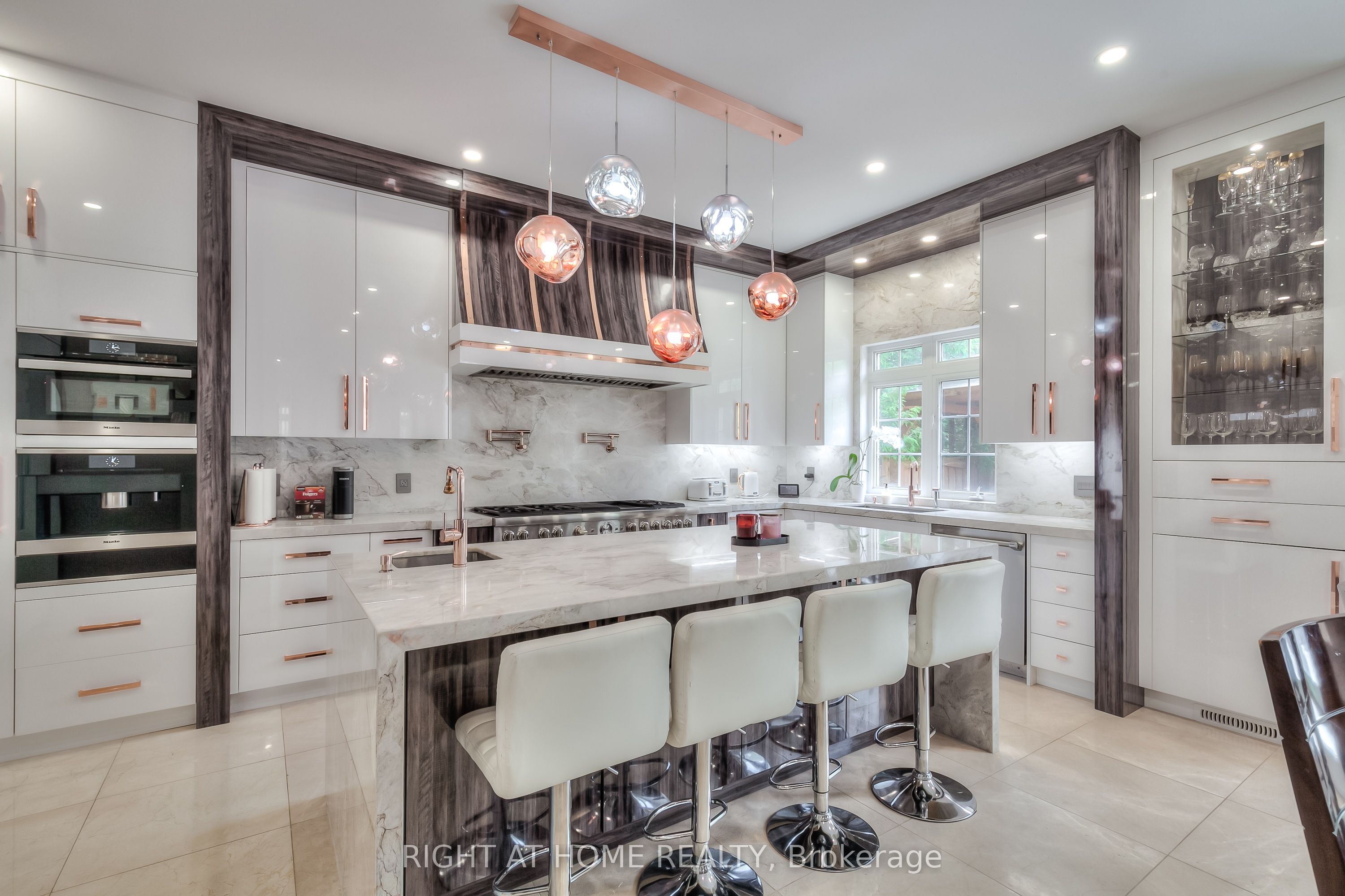 26 Little Natalie Court, Vaughan 4