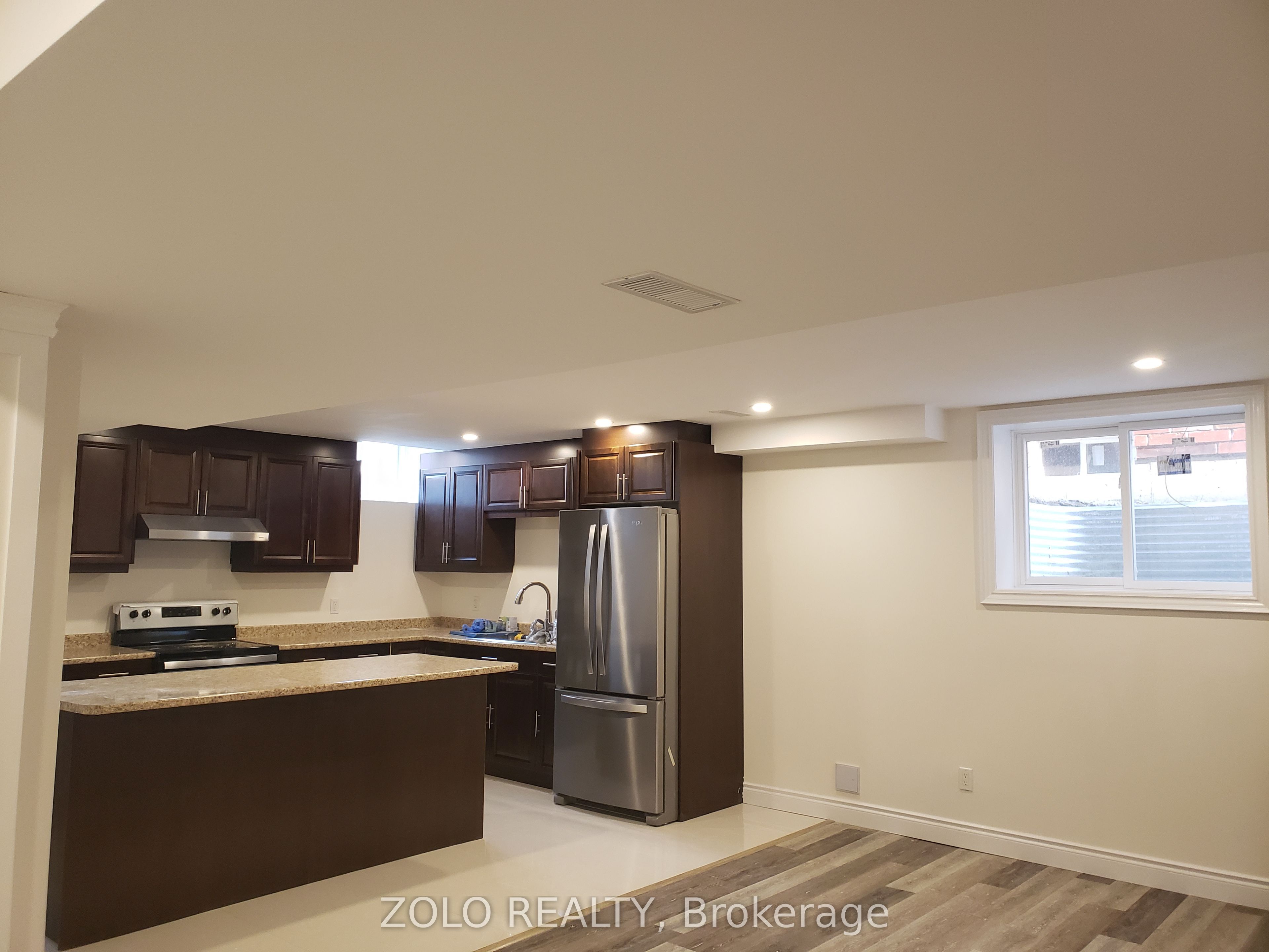 Unit Lower - 58 Gibson Circle, Bradford West Gwillimbury 2