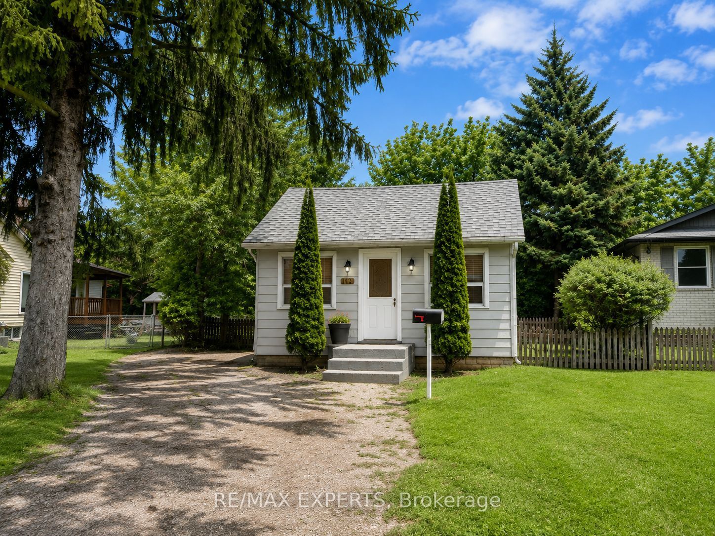 142 Riveredge Drive, Georgina 1