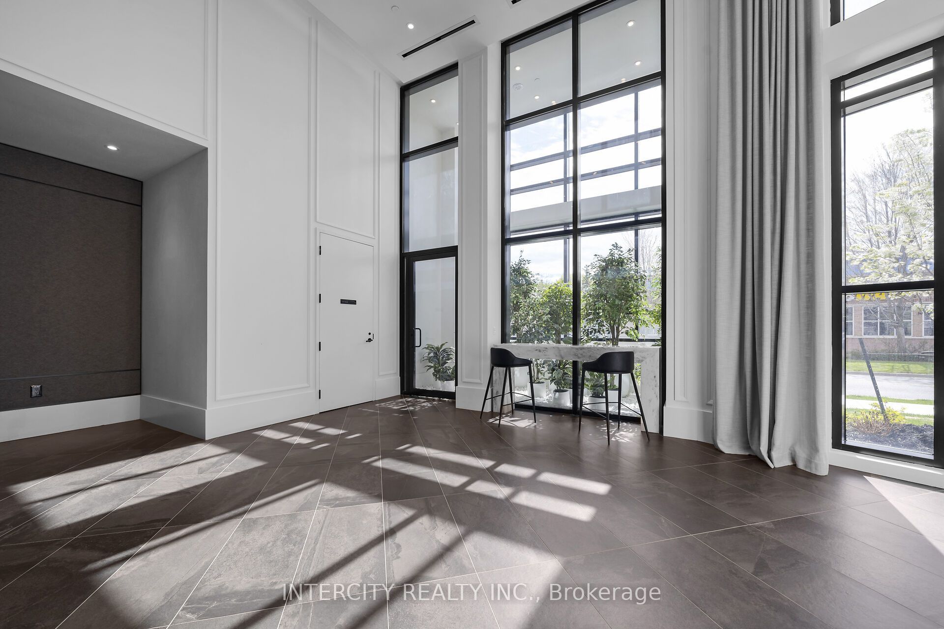 Unit 507 - 2075 King Road, King 5