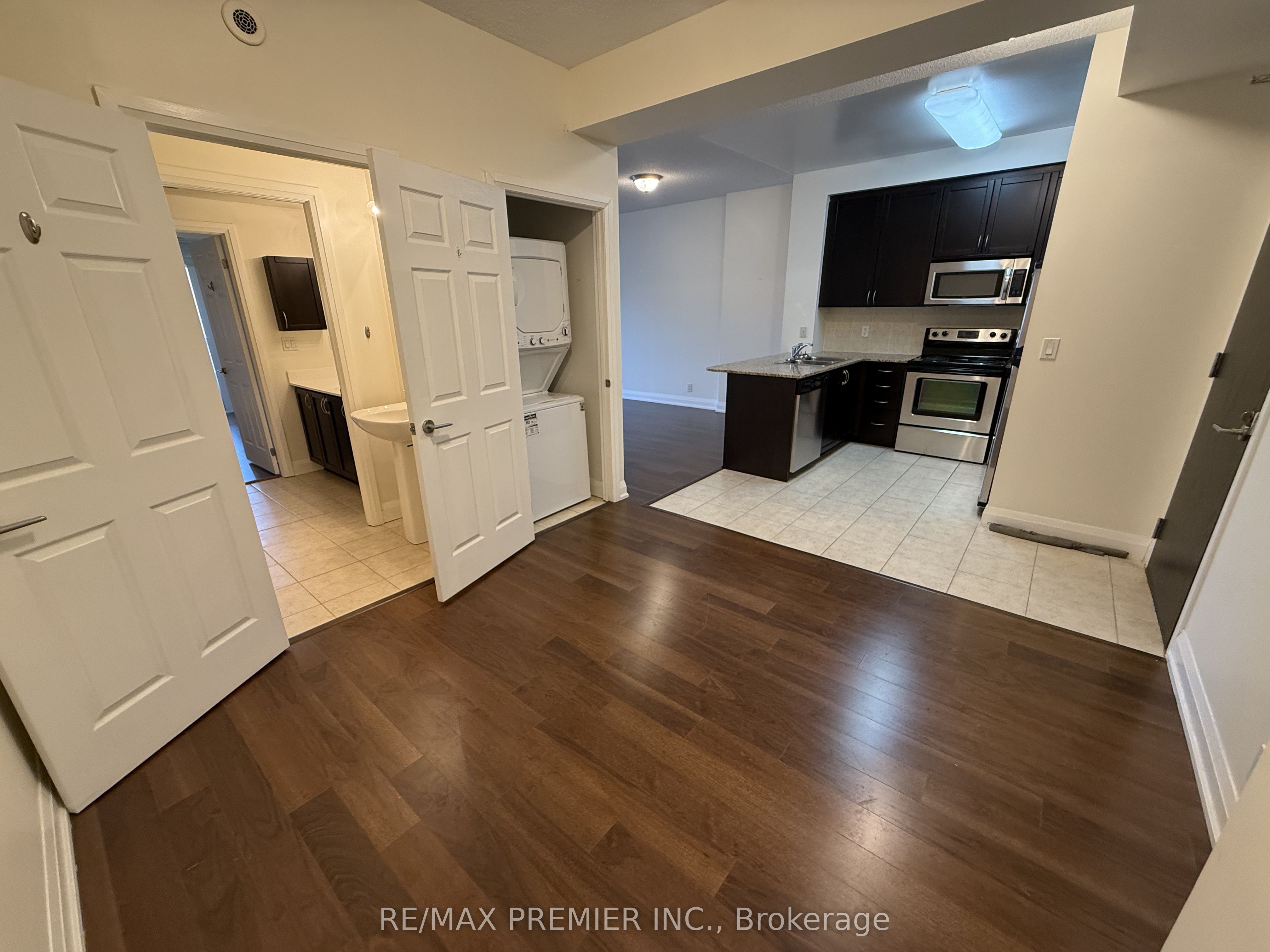 Unit 406 - 83 Woodbridge Avenue, Vaughan 4