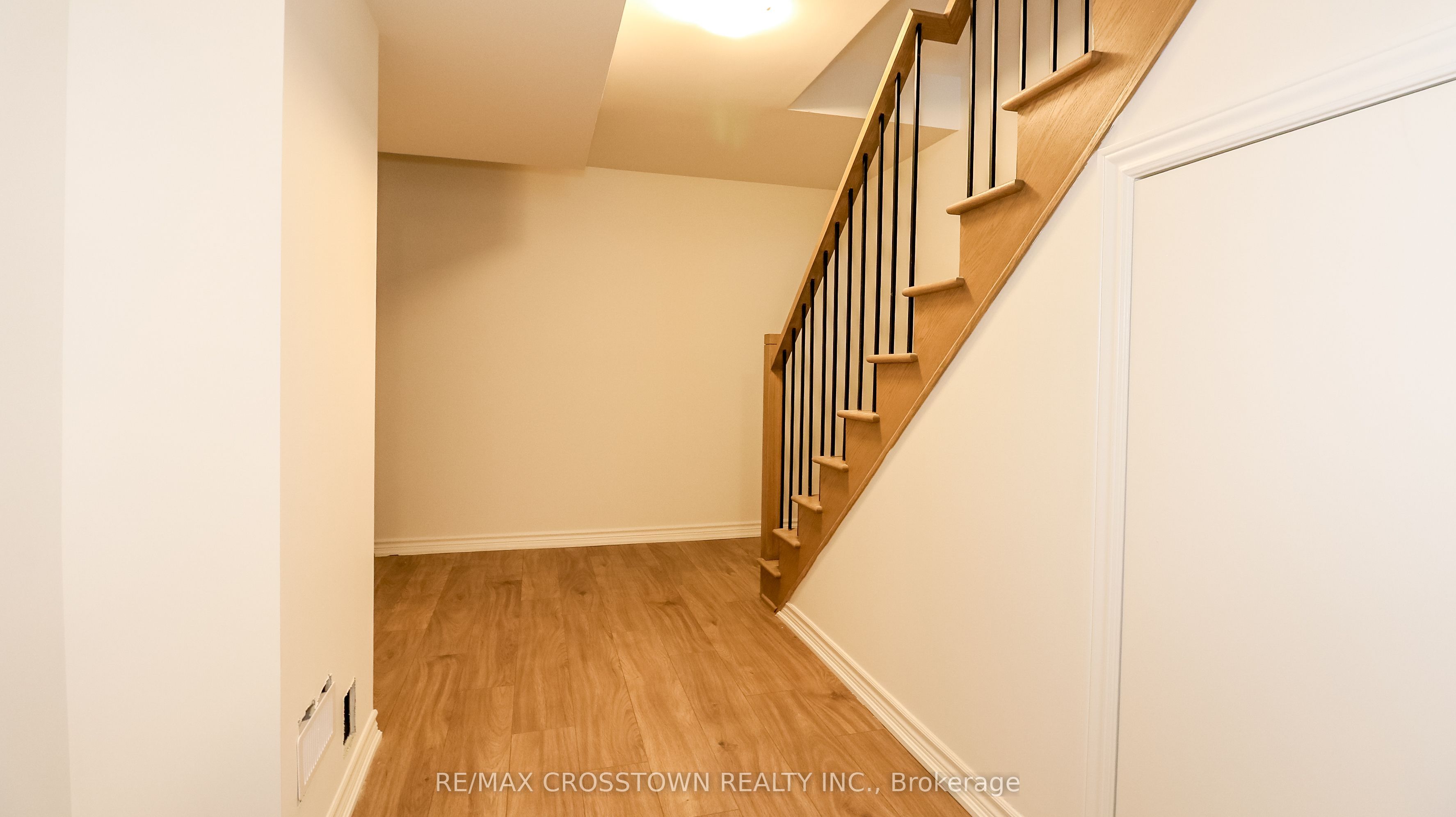 Unit 31 - 1987 Matteer Court, Innisfil 4