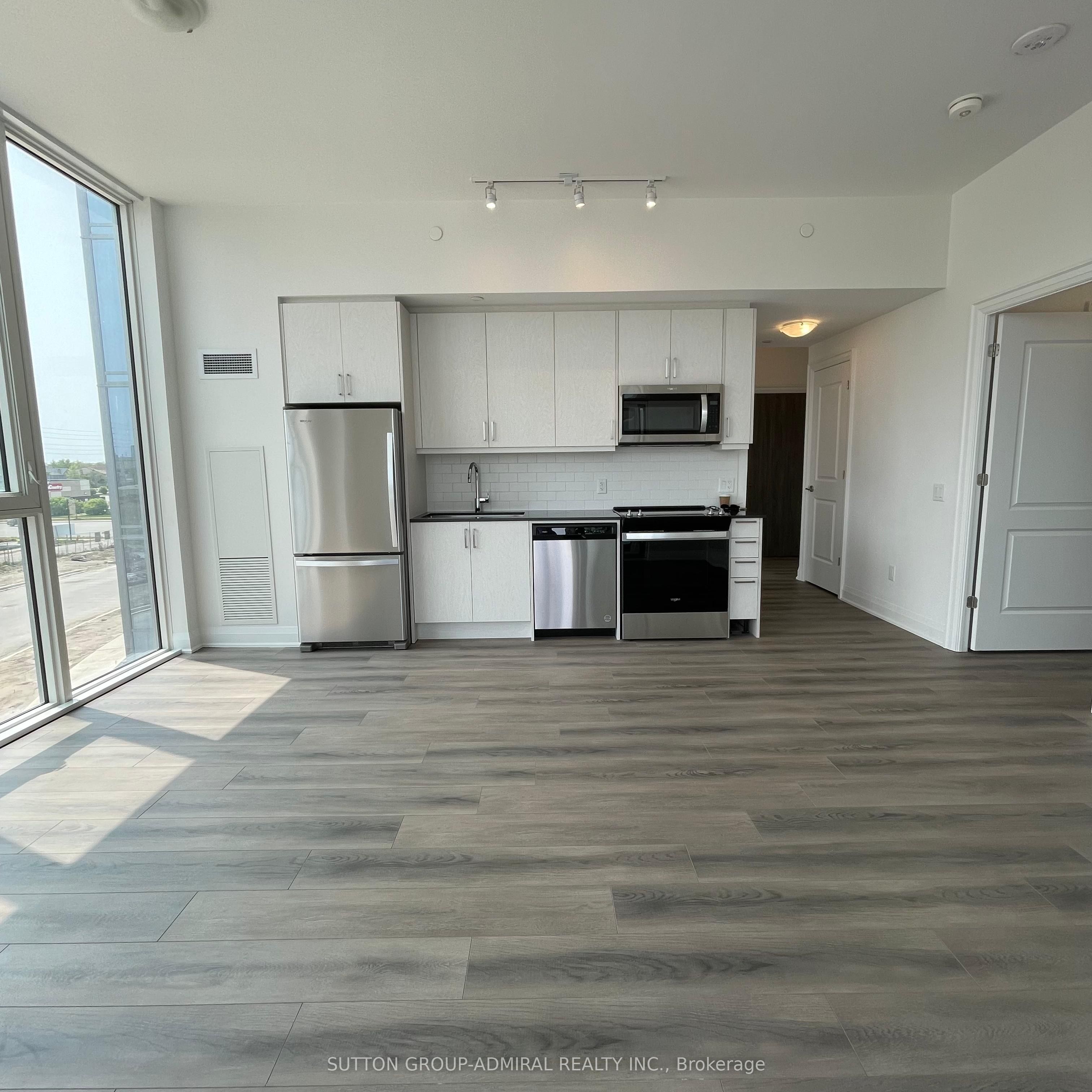 Unit 201 - 10 Gatineau Drive, Vaughan 2