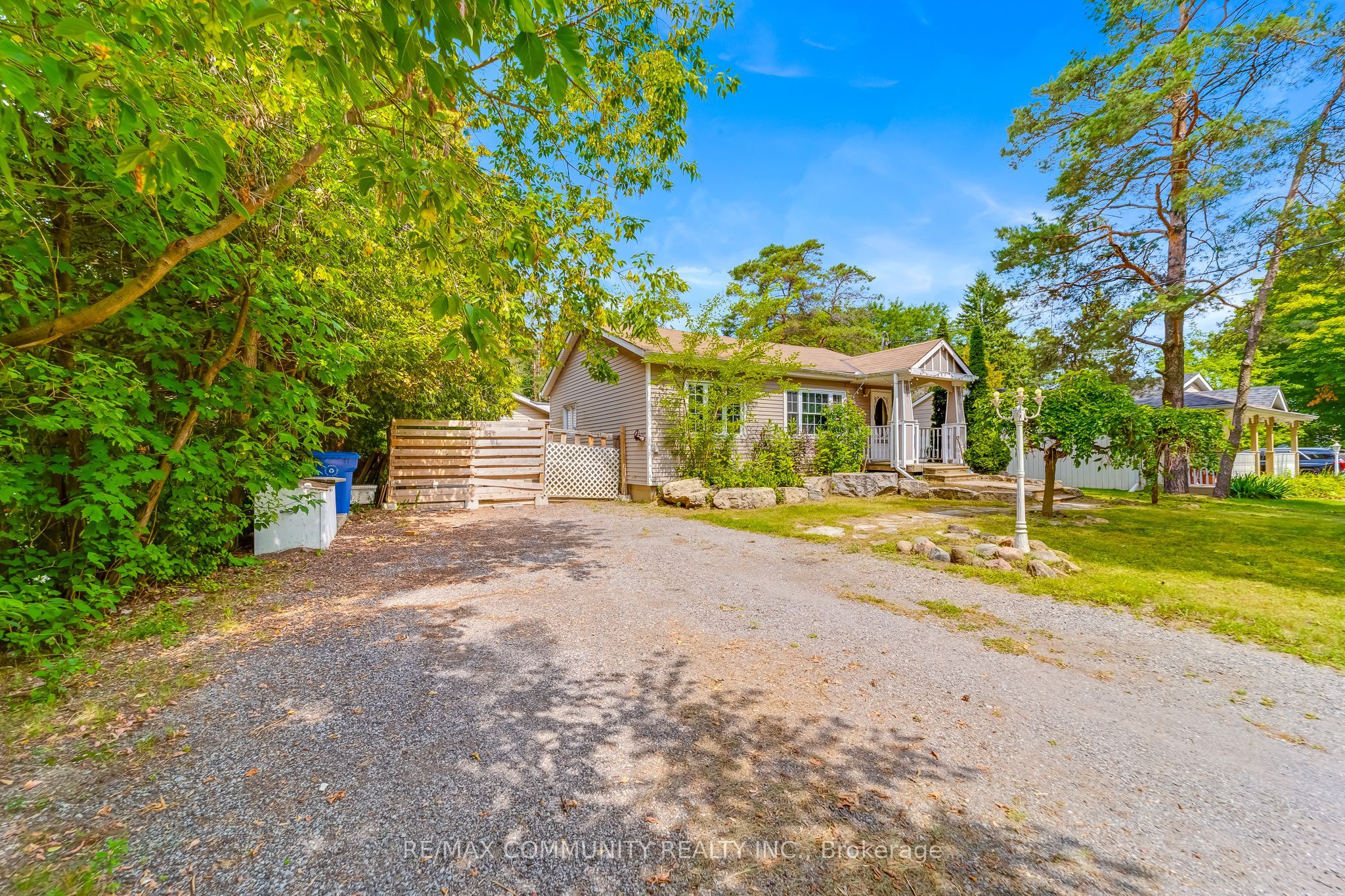 5154 Aurora Road, Whitchurch-Stouffville 2