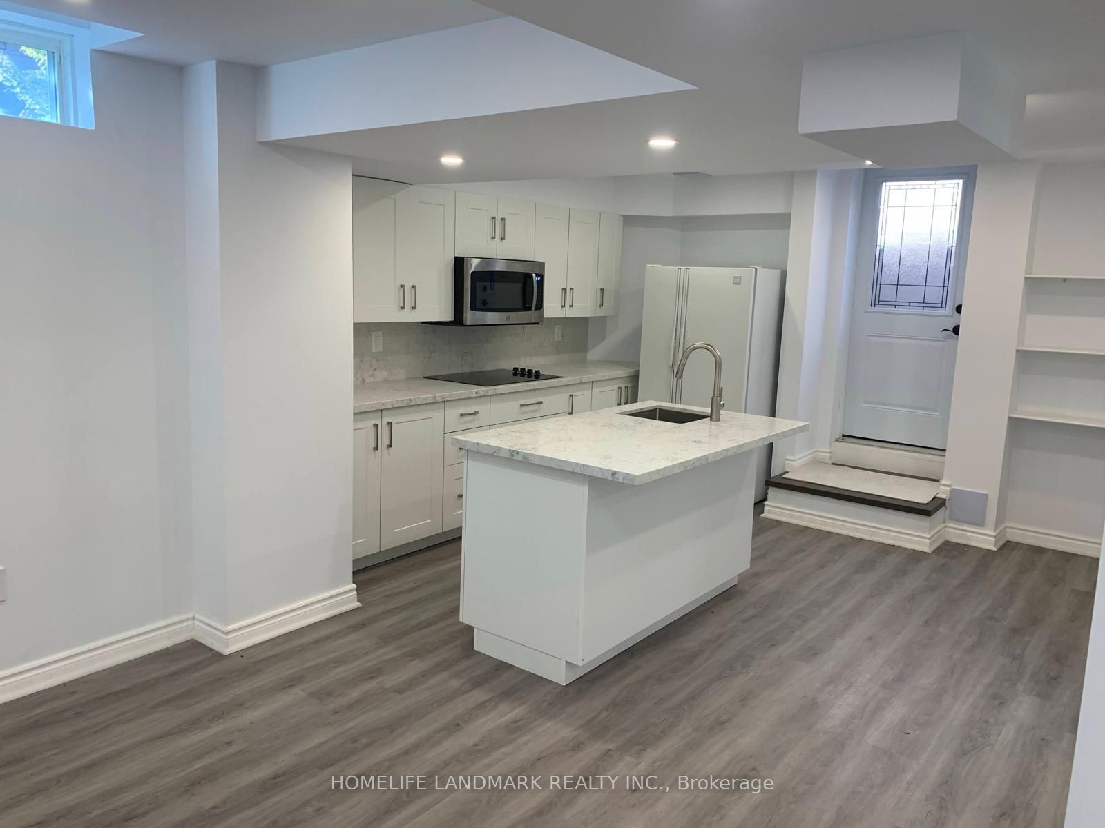 Unit Bsmt - 135 Canyon Hill Avenue, Richmond Hill 2