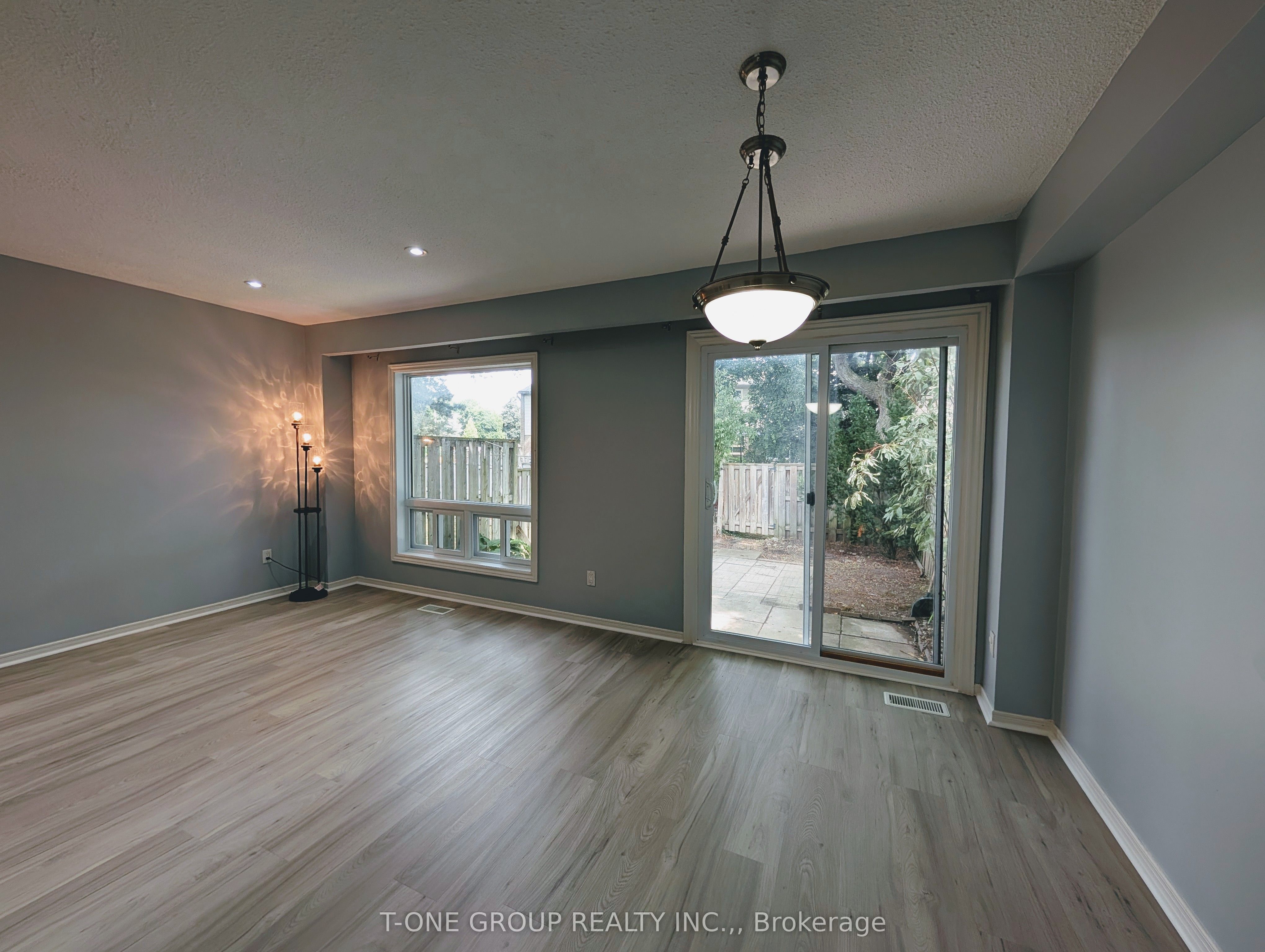 8 Camelot Way, Markham 5